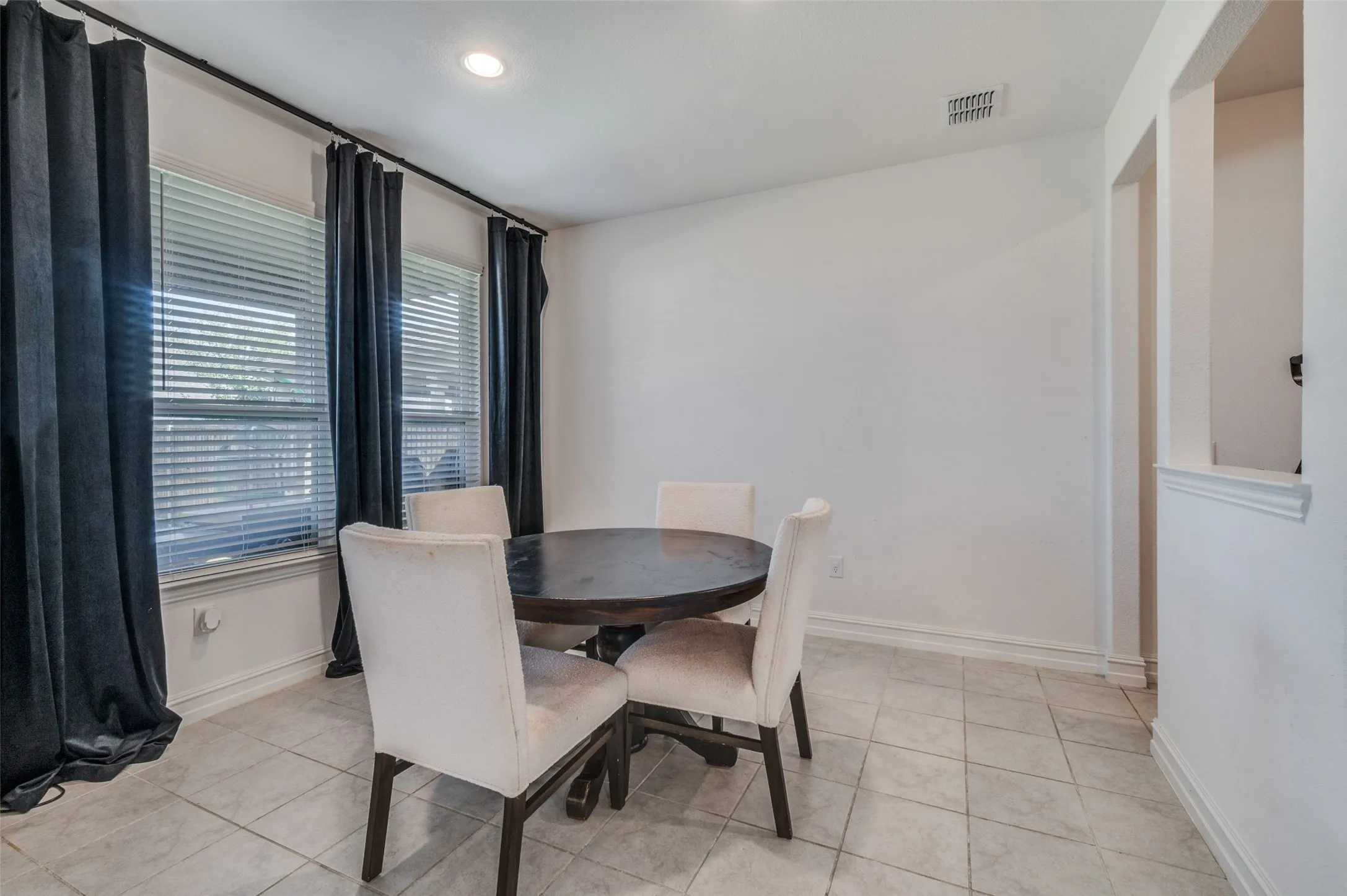 Single Family Residence For Sale in Denton County , 1609 Quentin Drive, Aubrey, Texas 76227, 4 Bedroom, 4 Bathroom, 3 Garage spaces, 3,678 Sqft, built in 2023, mls#21348551, Real Estate Agent in Aubrey, Homes For Sale in Denton county, Homes For Sale in Aubrey, Realtor in Aubrey Texas, Real Estate Brokerage Independent Realty Texas, Luminita Cordes Realtor