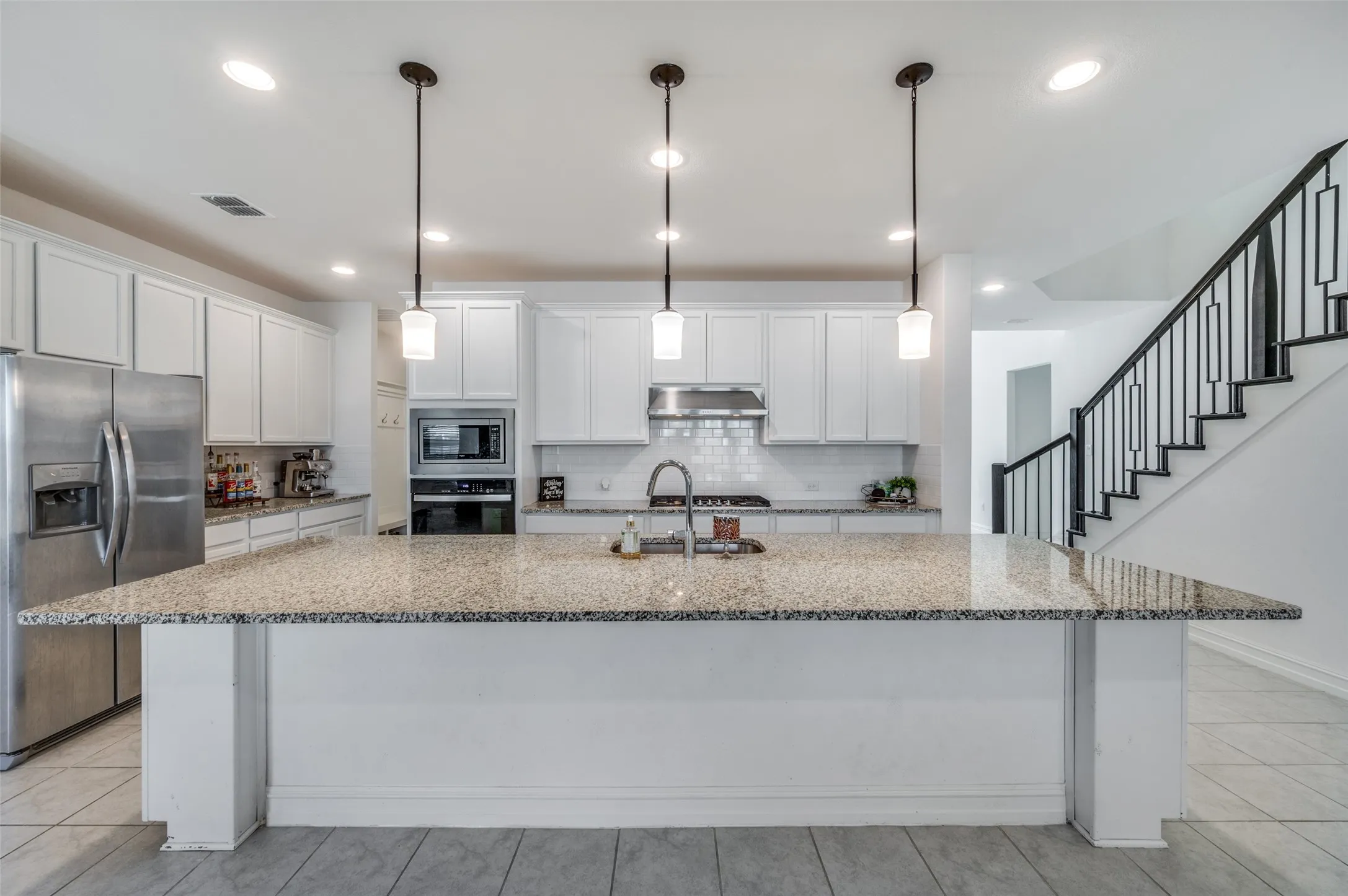 Single Family Residence For Sale in Denton County , 1609 Quentin Drive, Aubrey, Texas 76227, 4 Bedroom, 4 Bathroom, 3 Garage spaces, 3,678 Sqft, built in 2023, mls#21348551, Real Estate Agent in Aubrey, Homes For Sale in Denton county, Homes For Sale in Aubrey, Realtor in Aubrey Texas, Real Estate Brokerage Independent Realty Texas, Luminita Cordes Realtor