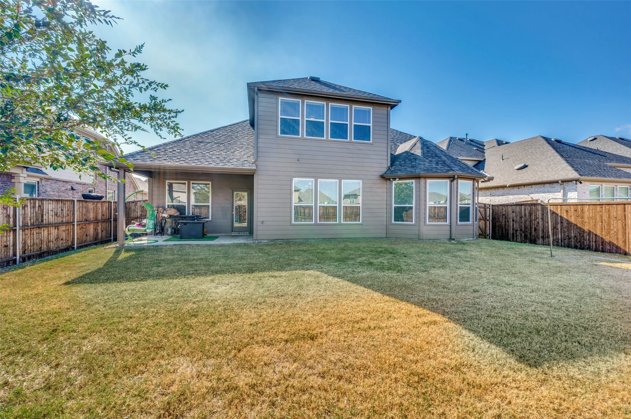 Single Family Residence For Sale in Denton County , 1609 Quentin Drive, Aubrey, Texas 76227, 4 Bedroom, 4 Bathroom, 3 Garage spaces, 3,678 Sqft, built in 2023, mls#21348551, Real Estate Agent in Aubrey, Homes For Sale in Denton county, Homes For Sale in Aubrey, Realtor in Aubrey Texas, Real Estate Brokerage Independent Realty Texas, Luminita Cordes Realtor