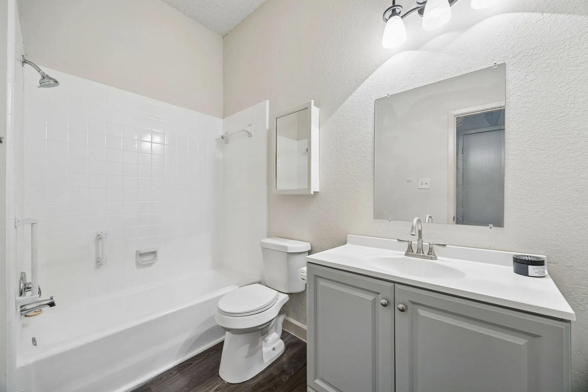 Single Family Residence For Sale in Tarrant County , 1041 Tennessee Trail, Arlington, Texas 76017, 3 Bedroom, 2 Bathroom, Garage spaces, 1,324 Sqft, built in 1987, mls#21345761, Real Estate Agent in Arlington, Homes For Sale in Tarrant county, Homes For Sale in Arlington, Realtor in Arlington Texas, Real Estate Brokerage Independent Realty Texas, Luminita Cordes Realtor