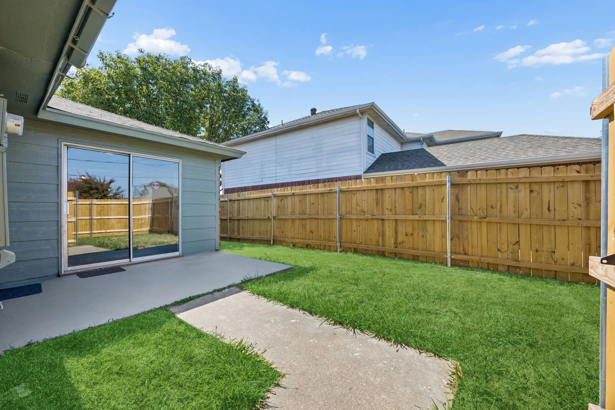 Single Family Residence For Sale in Tarrant County , 1041 Tennessee Trail, Arlington, Texas 76017, 3 Bedroom, 2 Bathroom, Garage spaces, 1,324 Sqft, built in 1987, mls#21345761, Real Estate Agent in Arlington, Homes For Sale in Tarrant county, Homes For Sale in Arlington, Realtor in Arlington Texas, Real Estate Brokerage Independent Realty Texas, Luminita Cordes Realtor