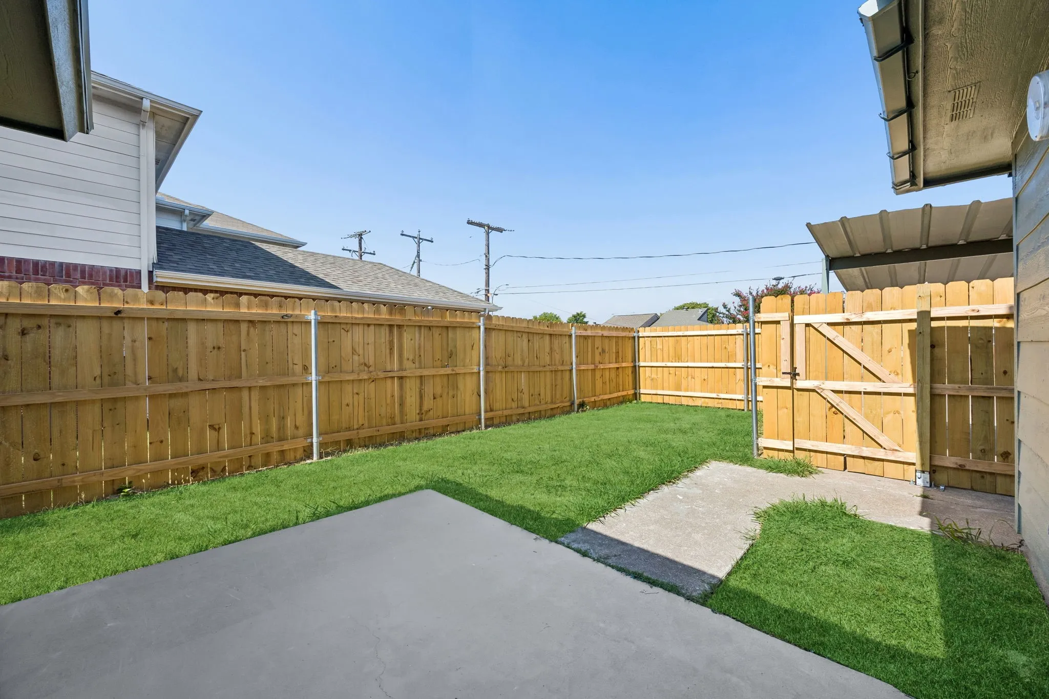 Single Family Residence For Sale in Tarrant County , 1041 Tennessee Trail, Arlington, Texas 76017, 3 Bedroom, 2 Bathroom, Garage spaces, 1,324 Sqft, built in 1987, mls#21345761, Real Estate Agent in Arlington, Homes For Sale in Tarrant county, Homes For Sale in Arlington, Realtor in Arlington Texas, Real Estate Brokerage Independent Realty Texas, Luminita Cordes Realtor