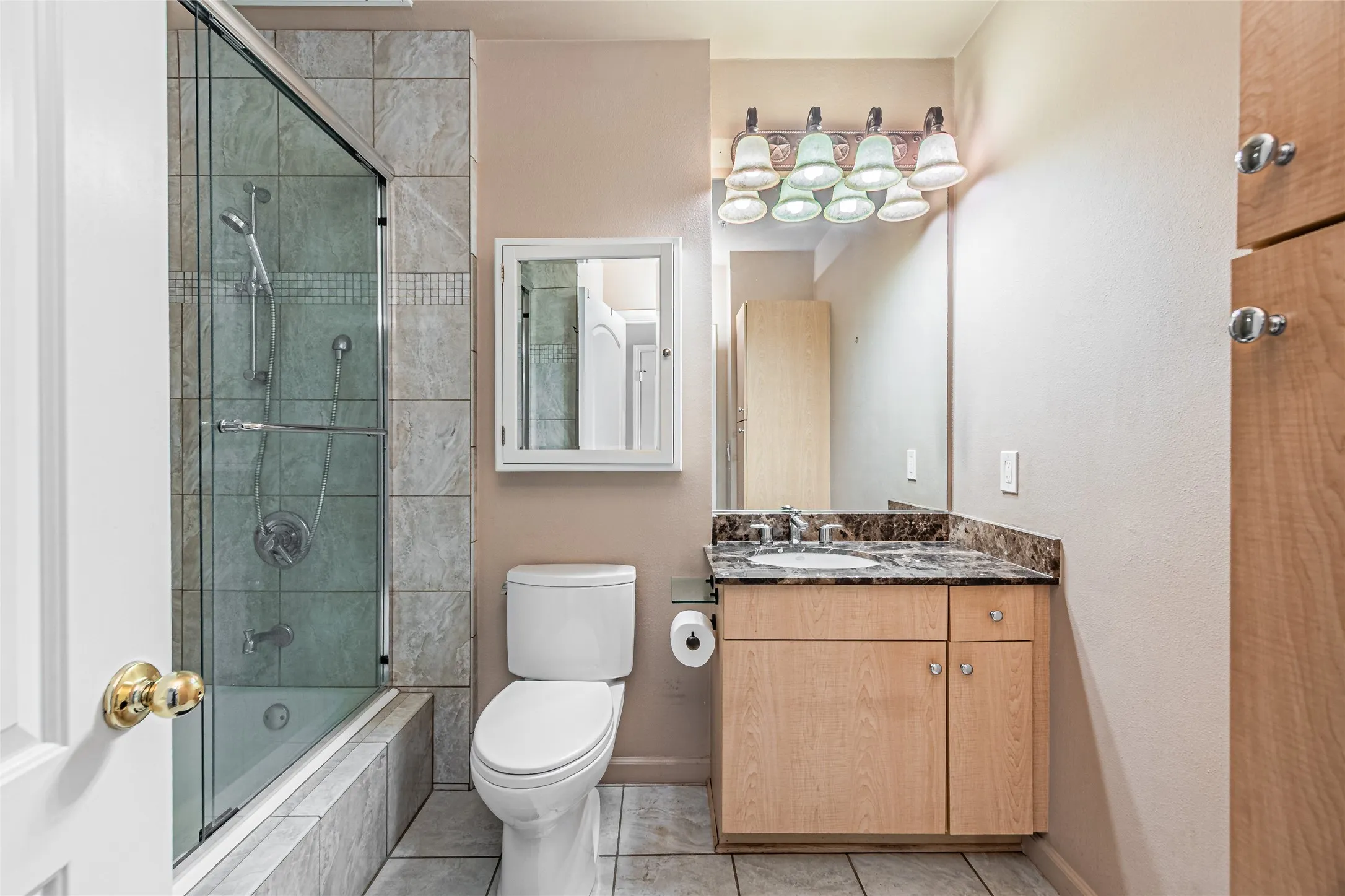 Condominium For Sale in Dallas County , 3225 Turtle Creek Boulevard 1040, Dallas, Texas 75219, 1 Bedroom, 1 Bathroom, 1 Garage spaces, 538 Sqft, built in 1998, mls#21341661, Real Estate Agent in Dallas, Homes For Sale in Dallas county, Homes For Sale in Dallas, Realtor in Dallas Texas, Real Estate Brokerage Independent Realty Texas, Luminita Cordes Realtor