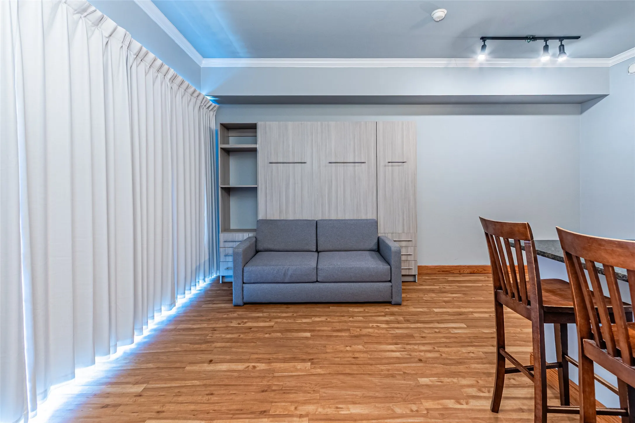 Condominium For Sale in Dallas County , 3225 Turtle Creek Boulevard 1040, Dallas, Texas 75219, 1 Bedroom, 1 Bathroom, 1 Garage spaces, 538 Sqft, built in 1998, mls#21341661, Real Estate Agent in Dallas, Homes For Sale in Dallas county, Homes For Sale in Dallas, Realtor in Dallas Texas, Real Estate Brokerage Independent Realty Texas, Luminita Cordes Realtor