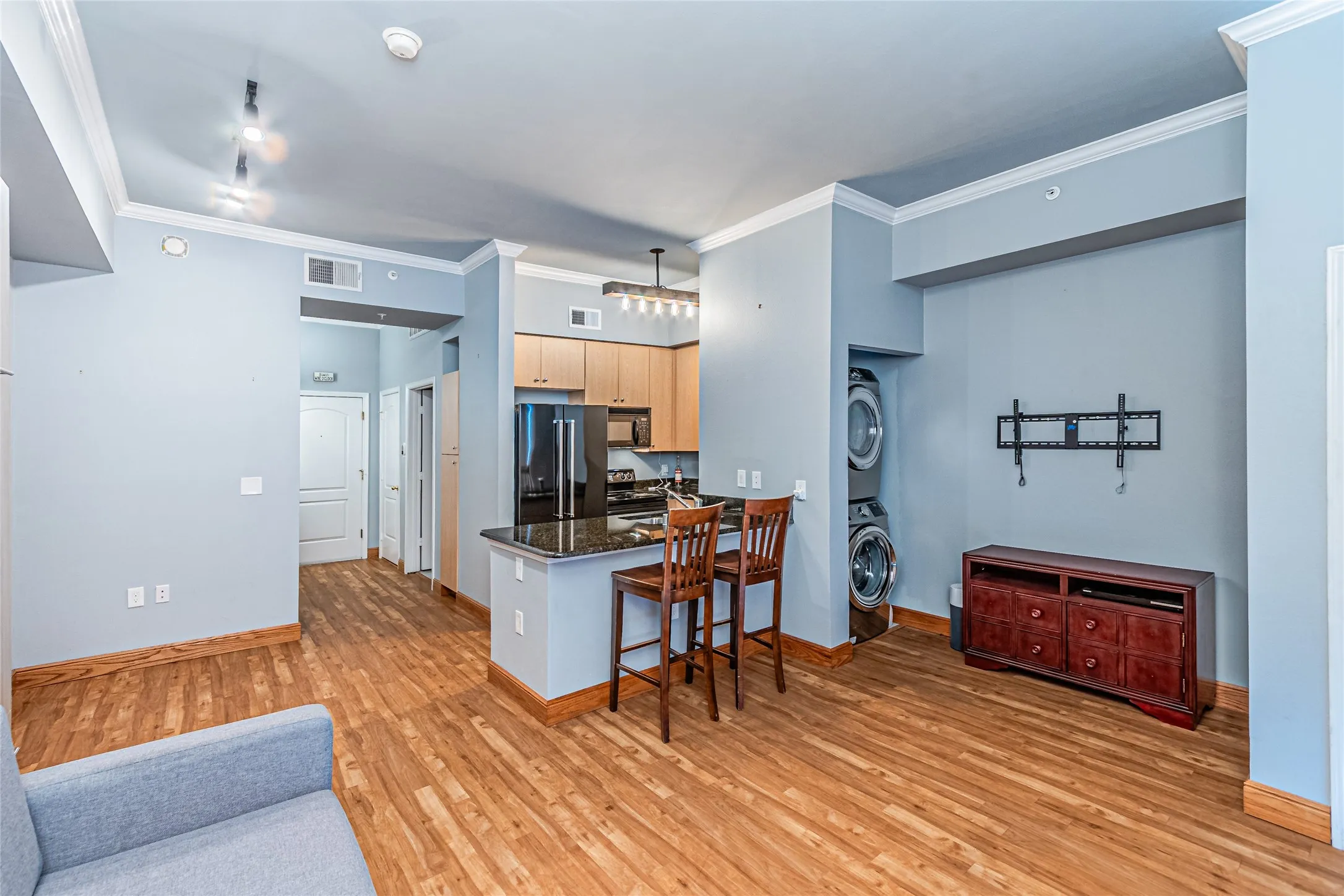 Condominium For Sale in Dallas County , 3225 Turtle Creek Boulevard 1040, Dallas, Texas 75219, 1 Bedroom, 1 Bathroom, 1 Garage spaces, 538 Sqft, built in 1998, mls#21341661, Real Estate Agent in Dallas, Homes For Sale in Dallas county, Homes For Sale in Dallas, Realtor in Dallas Texas, Real Estate Brokerage Independent Realty Texas, Luminita Cordes Realtor