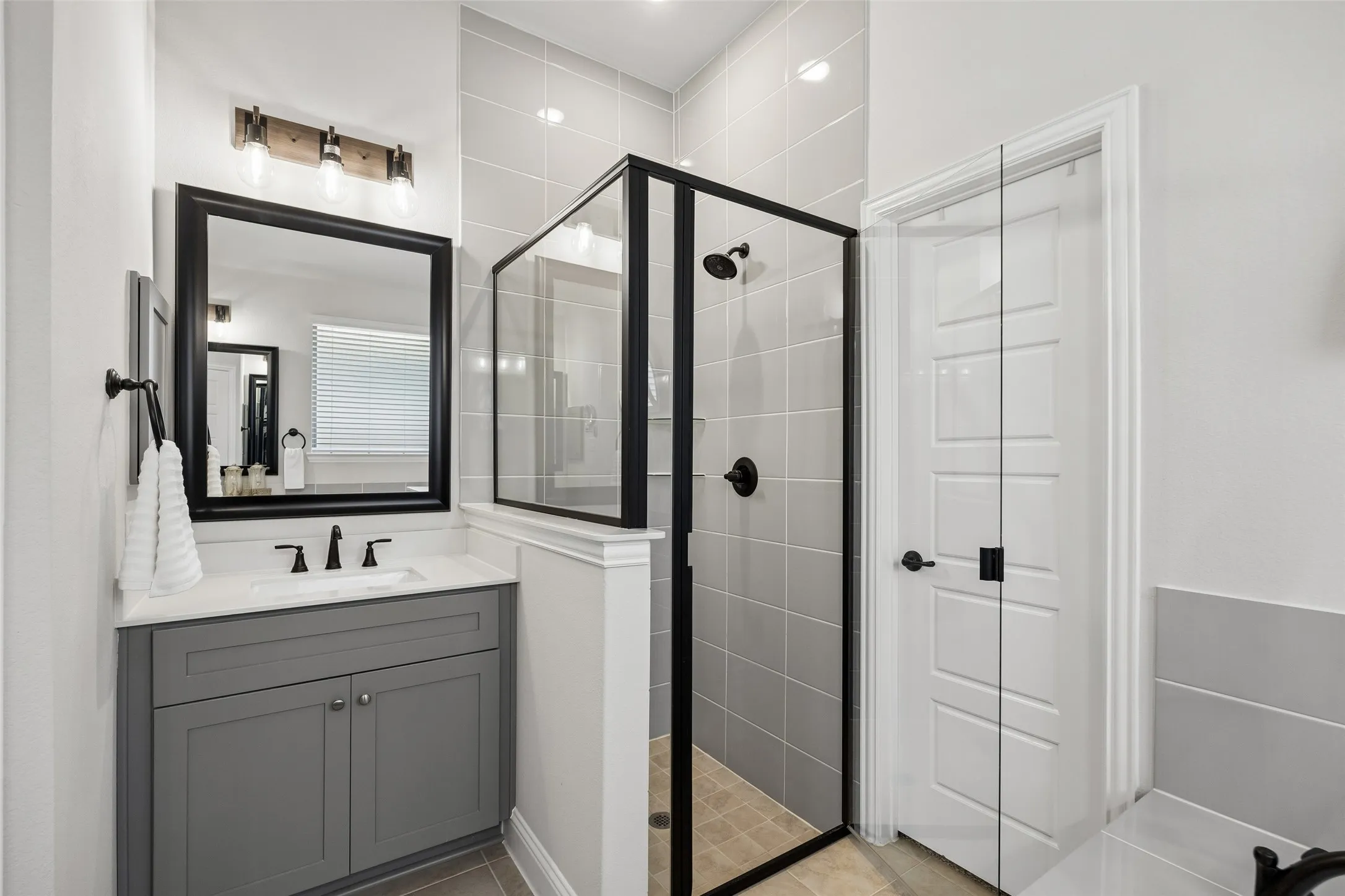 Primary Ensuite Bath