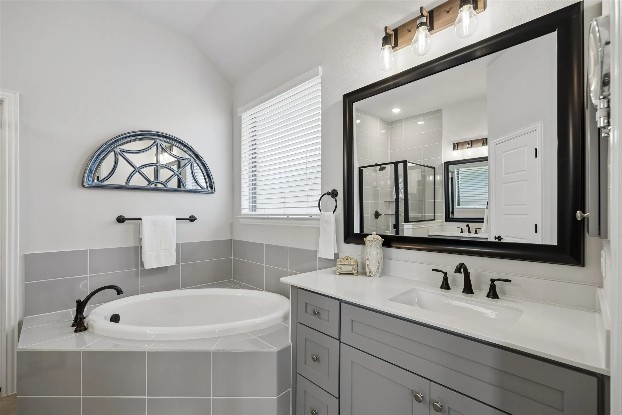 Primary Ensuite Bath
