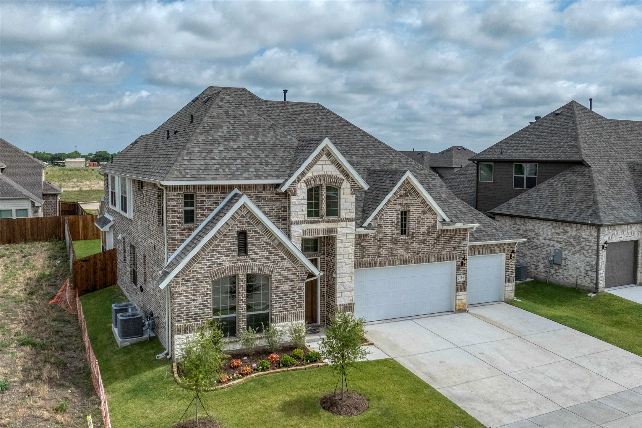 Single Family Residence For Sale in Rockwall County , 2116 Spyglass Drive, Royse City, Texas 75189, 4 Bedroom, 4 Bathroom, 3 Garage spaces, 3,481 Sqft, built in 2024, mls#21350957, Real Estate Agent in Royse City, Homes For Sale in Rockwall county, Homes For Sale in Royse City, Realtor in Royse City Texas, Real Estate Brokerage Independent Realty Texas, Luminita Cordes Realtor