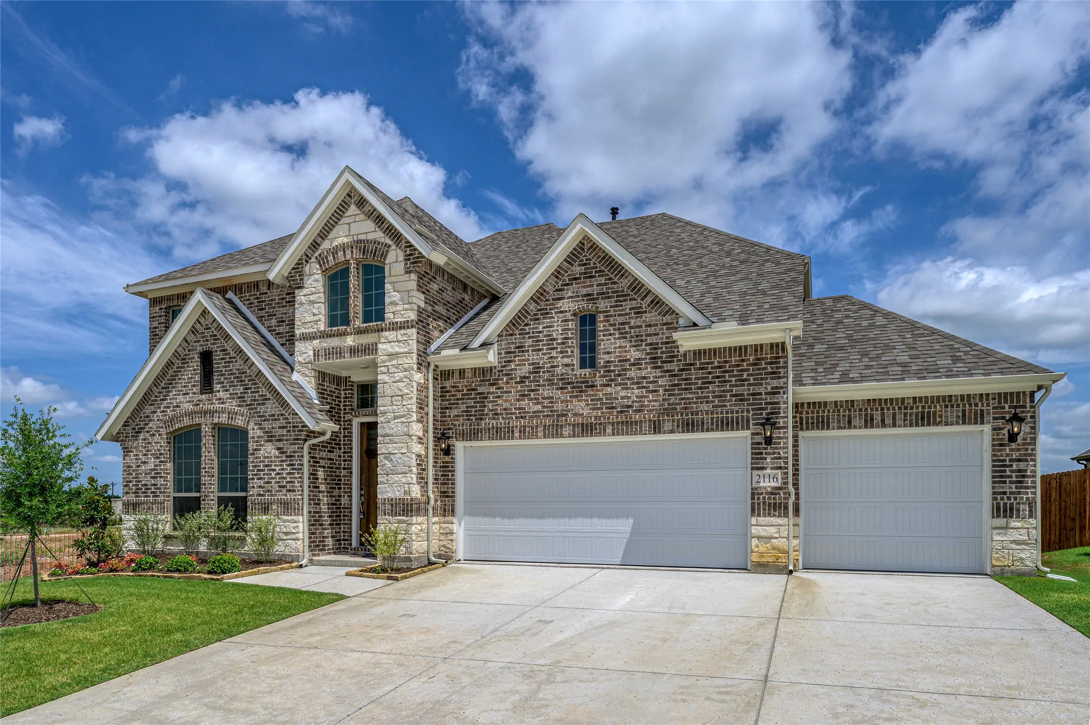 Single Family Residence For Sale in Rockwall County , 2116 Spyglass Drive, Royse City, Texas 75189, 4 Bedroom, 4 Bathroom, 3 Garage spaces, 3,481 Sqft, built in 2024, mls#21350957, Real Estate Agent in Royse City, Homes For Sale in Rockwall county, Homes For Sale in Royse City, Realtor in Royse City Texas, Real Estate Brokerage Independent Realty Texas, Luminita Cordes Realtor