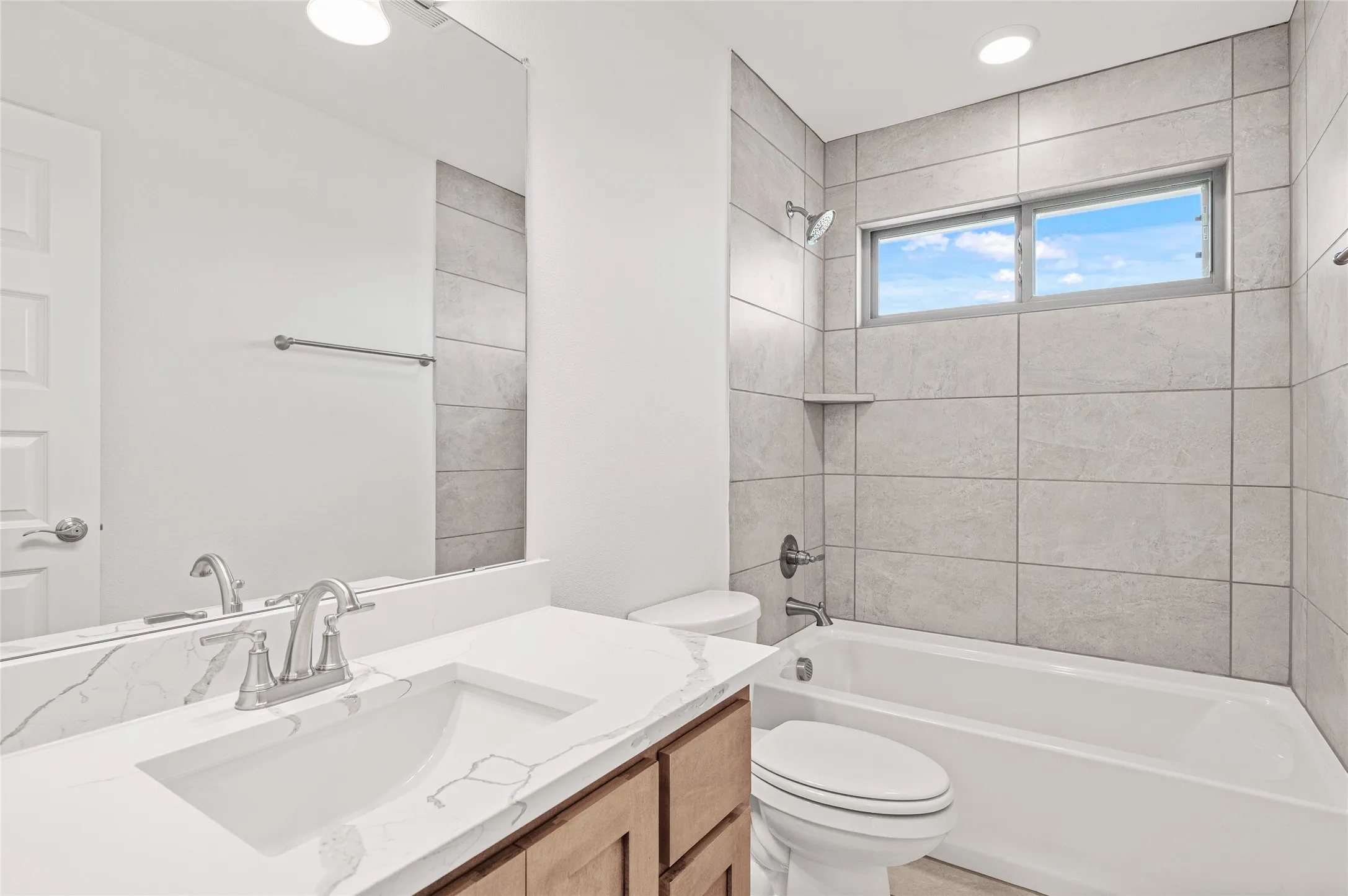 Single Family Residence For Sale in Rockwall County , 2116 Spyglass Drive, Royse City, Texas 75189, 4 Bedroom, 4 Bathroom, 3 Garage spaces, 3,481 Sqft, built in 2024, mls#21350957, Real Estate Agent in Royse City, Homes For Sale in Rockwall county, Homes For Sale in Royse City, Realtor in Royse City Texas, Real Estate Brokerage Independent Realty Texas, Luminita Cordes Realtor