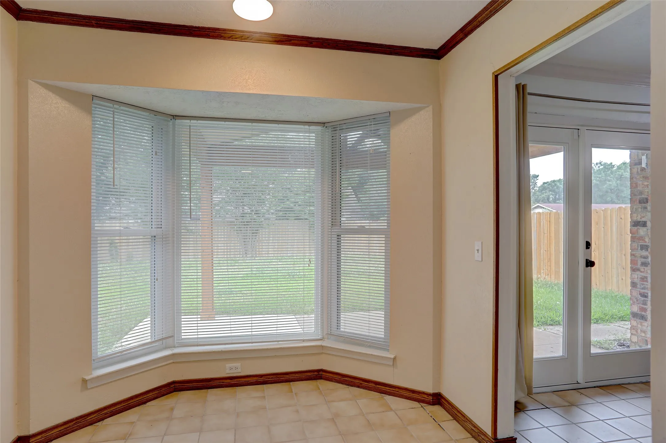 Single Family Residence For Rent in Dallas County , 2102 Apollo Road, Richardson, Texas 75081, 4 Bedroom, 3 Bathroom, 2 Garage spaces, 2,404 Sqft, built in 1974, mls#21350958, Real Estate Agent in Richardson, Homes For Rent in Dallas county, Homes For Rent in Richardson, Realtor in Richardson Texas, Real Estate Brokerage Independent Realty Texas, Luminita Cordes Realtor