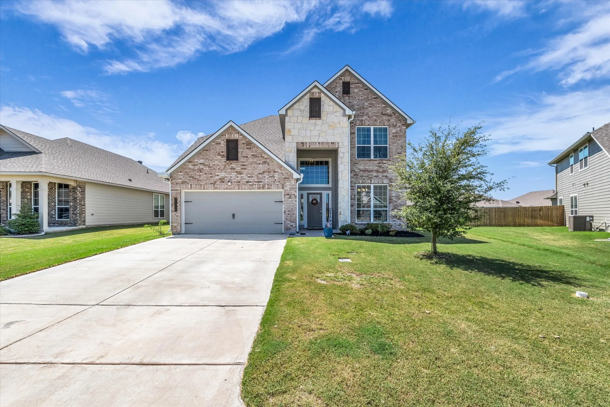 Single Family Residence For Sale in Mc Lennan County , 11324 Pallasite Circle, Lorena, Texas 76655, 4 Bedroom, 4 Bathroom, 2 Garage spaces, 2,598 Sqft, built in 2023, mls#21350797, Real Estate Agent in Lorena, Homes For Sale in Mc Lennan county, Homes For Sale in Lorena, Realtor in Lorena Texas, Real Estate Brokerage Independent Realty Texas, Luminita Cordes Realtor
