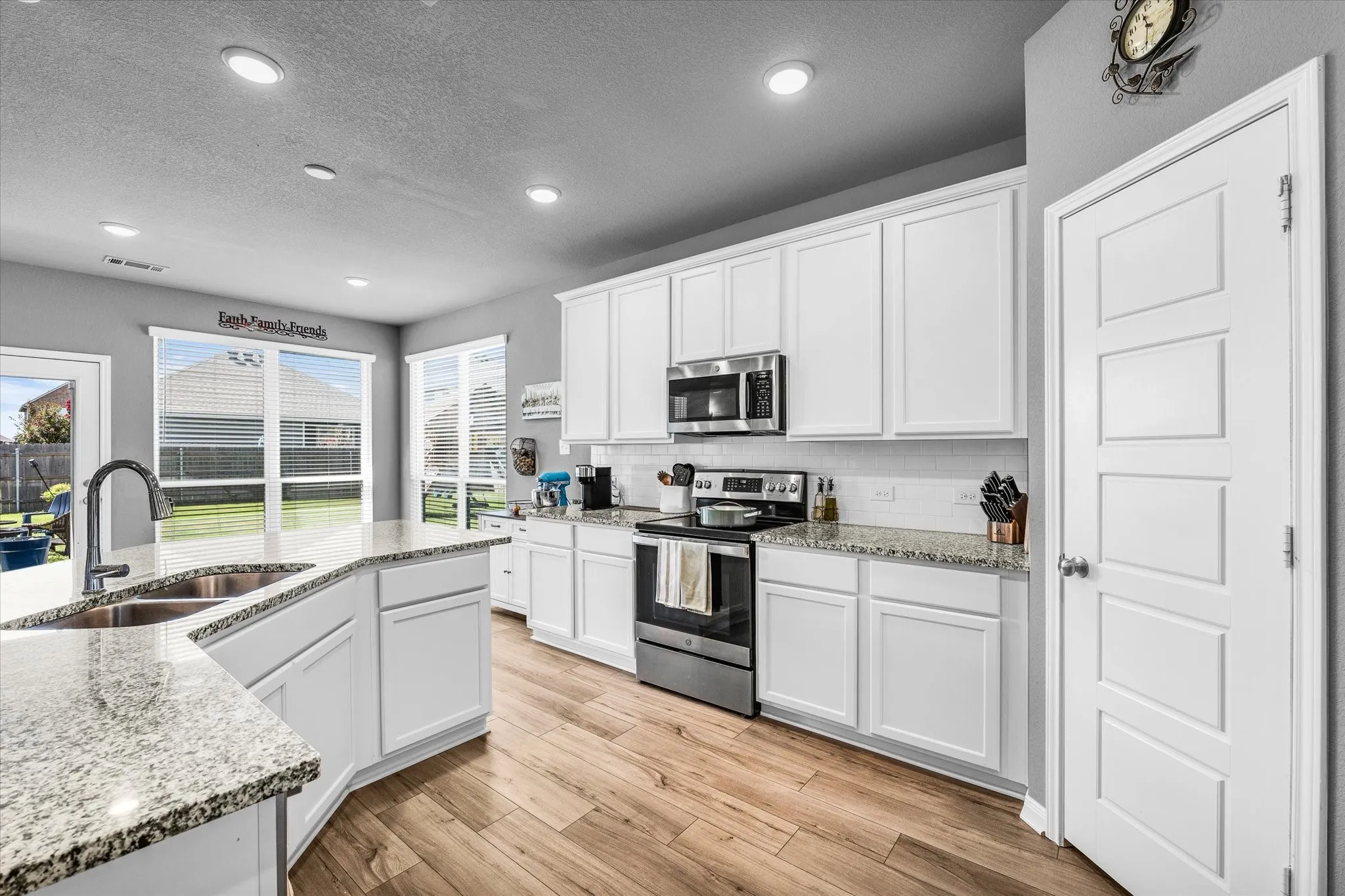 Single Family Residence For Sale in Mc Lennan County , 11324 Pallasite Circle, Lorena, Texas 76655, 4 Bedroom, 4 Bathroom, 2 Garage spaces, 2,598 Sqft, built in 2023, mls#21350797, Real Estate Agent in Lorena, Homes For Sale in Mc Lennan county, Homes For Sale in Lorena, Realtor in Lorena Texas, Real Estate Brokerage Independent Realty Texas, Luminita Cordes Realtor
