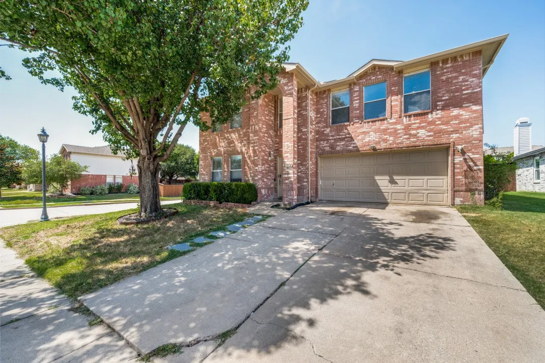 Single Family Residence For Rent in Denton County , 2301 Chestnut Drive, Little Elm, Texas 75068, 5 Bedroom, 4 Bathroom, 2 Garage spaces, 3,574 Sqft, built in 2001, mls#21350962, Real Estate Agent in Little Elm, Homes For Rent in Denton county, Homes For Rent in Little Elm, Realtor in Little Elm Texas, Real Estate Brokerage Independent Realty Texas, Luminita Cordes Realtor