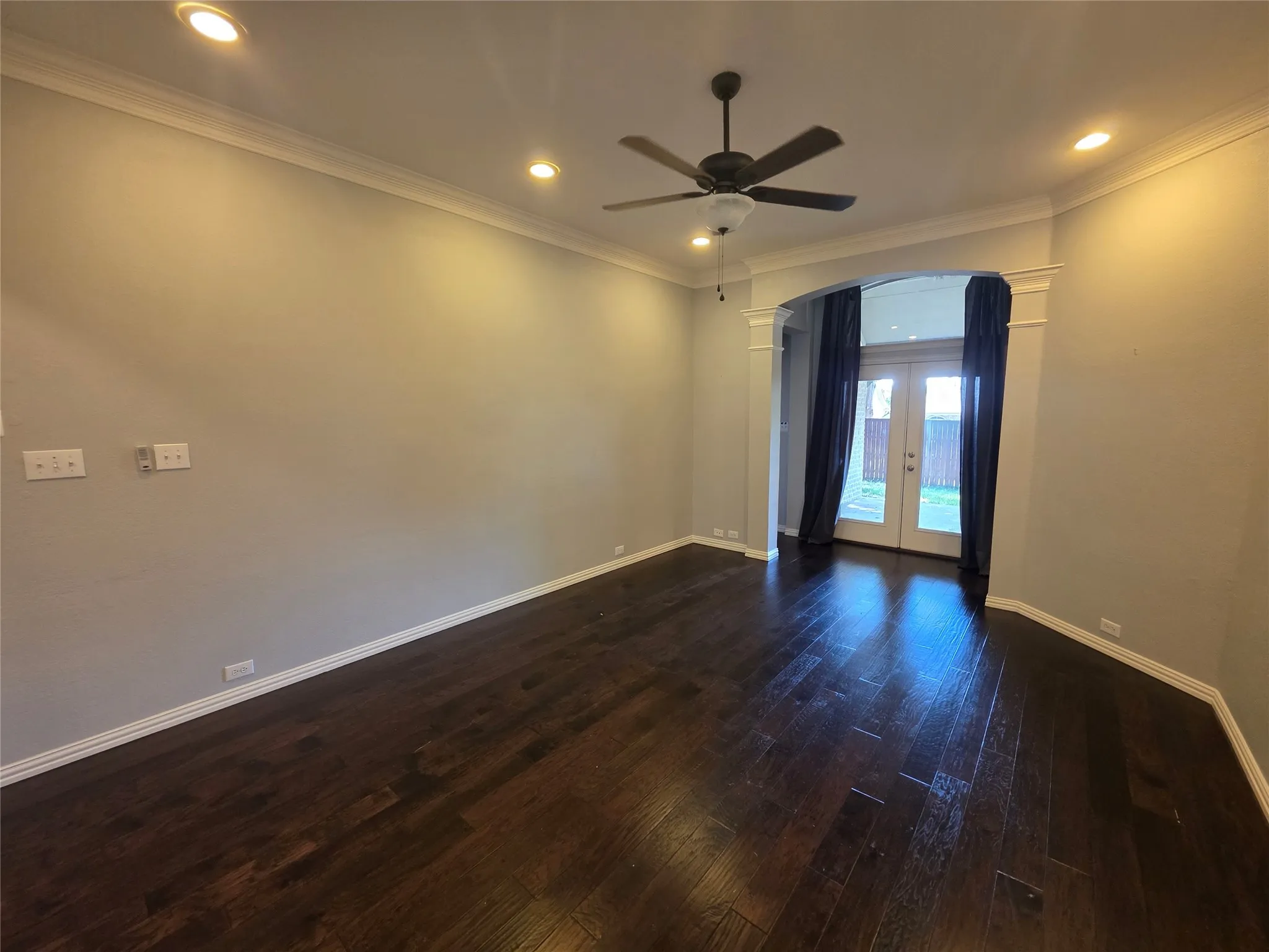 Single Family Residence For Rent in Tarrant County , 2717 Cliffwood Drive, Grapevine, Texas 76051, 4 Bedroom, 3 Bathroom, 3 Garage spaces, 2,502 Sqft, built in 2000, mls#21347889, Real Estate Agent in Grapevine, Homes For Rent in Tarrant county, Homes For Rent in Grapevine, Realtor in Grapevine Texas, Real Estate Brokerage Independent Realty Texas, Luminita Cordes Realtor