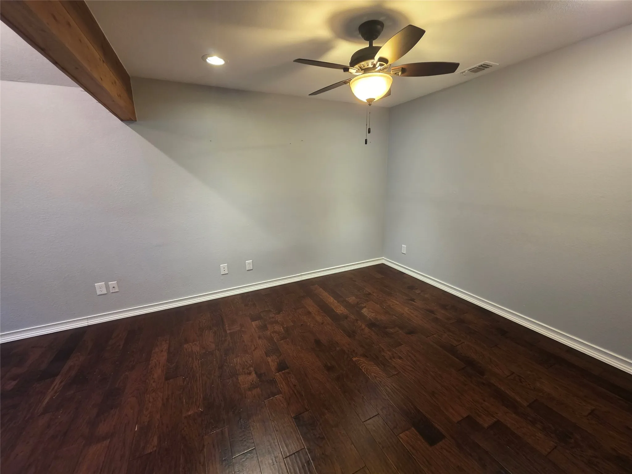 Single Family Residence For Rent in Tarrant County , 2717 Cliffwood Drive, Grapevine, Texas 76051, 4 Bedroom, 3 Bathroom, 3 Garage spaces, 2,502 Sqft, built in 2000, mls#21347889, Real Estate Agent in Grapevine, Homes For Rent in Tarrant county, Homes For Rent in Grapevine, Realtor in Grapevine Texas, Real Estate Brokerage Independent Realty Texas, Luminita Cordes Realtor