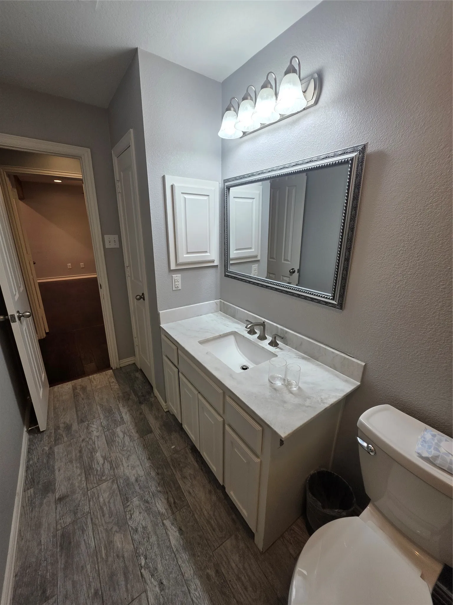 Single Family Residence For Rent in Tarrant County , 2717 Cliffwood Drive, Grapevine, Texas 76051, 4 Bedroom, 3 Bathroom, 3 Garage spaces, 2,502 Sqft, built in 2000, mls#21347889, Real Estate Agent in Grapevine, Homes For Rent in Tarrant county, Homes For Rent in Grapevine, Realtor in Grapevine Texas, Real Estate Brokerage Independent Realty Texas, Luminita Cordes Realtor