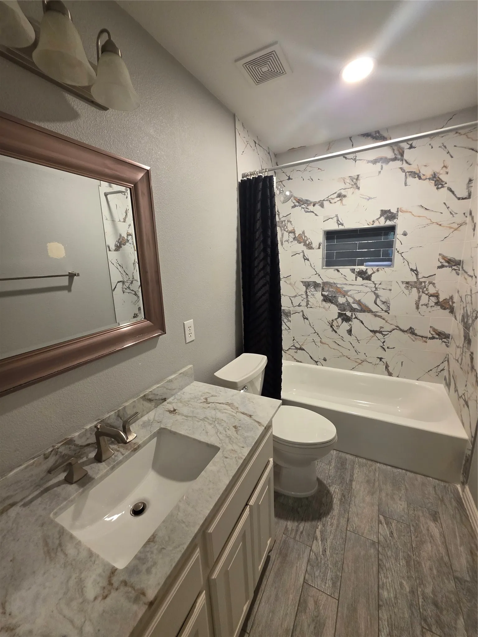 Single Family Residence For Rent in Tarrant County , 2717 Cliffwood Drive, Grapevine, Texas 76051, 4 Bedroom, 3 Bathroom, 3 Garage spaces, 2,502 Sqft, built in 2000, mls#21347889, Real Estate Agent in Grapevine, Homes For Rent in Tarrant county, Homes For Rent in Grapevine, Realtor in Grapevine Texas, Real Estate Brokerage Independent Realty Texas, Luminita Cordes Realtor