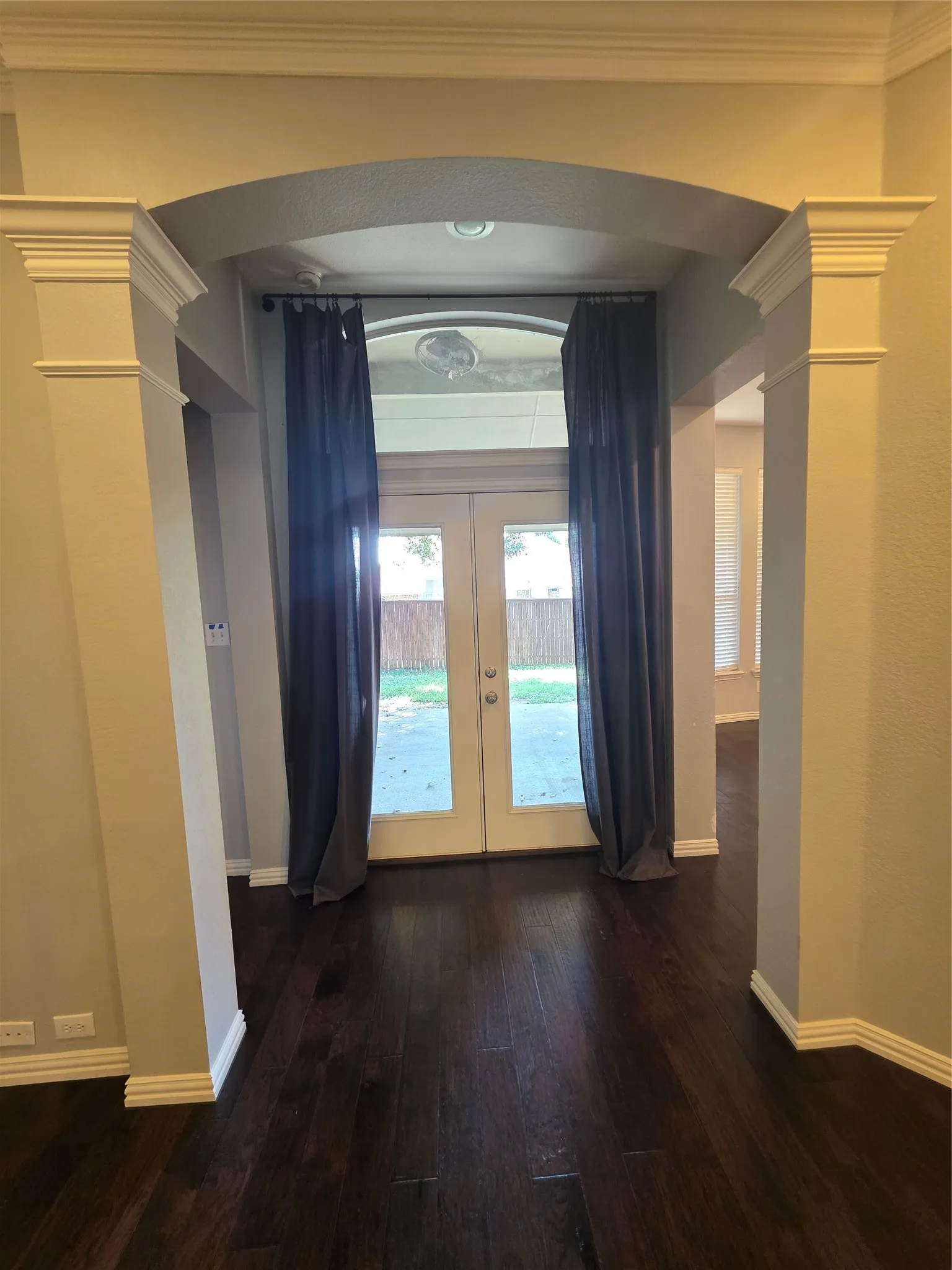 Single Family Residence For Rent in Tarrant County , 2717 Cliffwood Drive, Grapevine, Texas 76051, 4 Bedroom, 3 Bathroom, 3 Garage spaces, 2,502 Sqft, built in 2000, mls#21347889, Real Estate Agent in Grapevine, Homes For Rent in Tarrant county, Homes For Rent in Grapevine, Realtor in Grapevine Texas, Real Estate Brokerage Independent Realty Texas, Luminita Cordes Realtor