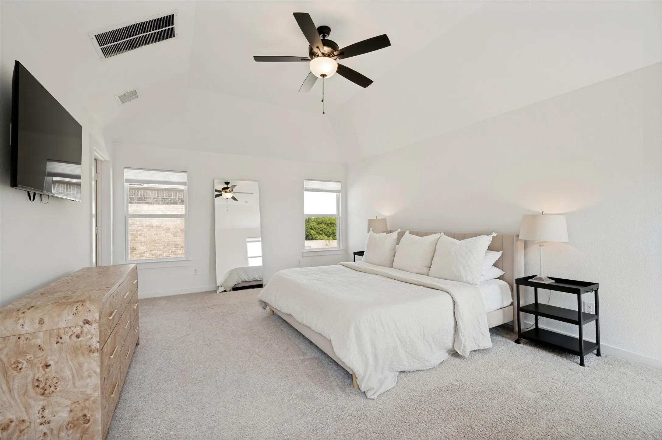 Single Family Residence For Sale in Collin County , 809 Isabel Street, Celina, Texas 75009, 4 Bedroom, 3 Bathroom, 2 Garage spaces, 2,997 Sqft, built in 2023, Price $579,000, mls#21350943, Real Estate Agent in Celina, Homes For Sale in Collin county, Homes For Sale in Celina, Realtor in Celina Texas, Real Estate Brokerage Independent Realty Texas, Luminita Cordes Realtor