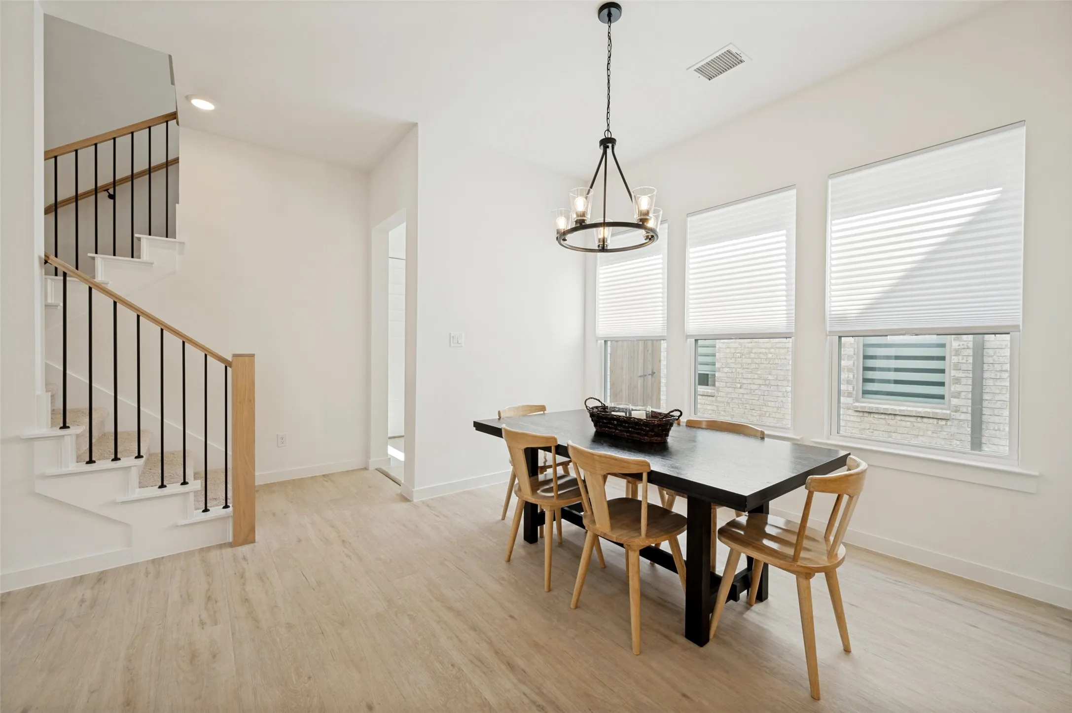 Single Family Residence For Sale in Collin County , 809 Isabel Street, Celina, Texas 75009, 4 Bedroom, 3 Bathroom, 2 Garage spaces, 2,997 Sqft, built in 2023, Price $579,000, mls#21350943, Real Estate Agent in Celina, Homes For Sale in Collin county, Homes For Sale in Celina, Realtor in Celina Texas, Real Estate Brokerage Independent Realty Texas, Luminita Cordes Realtor