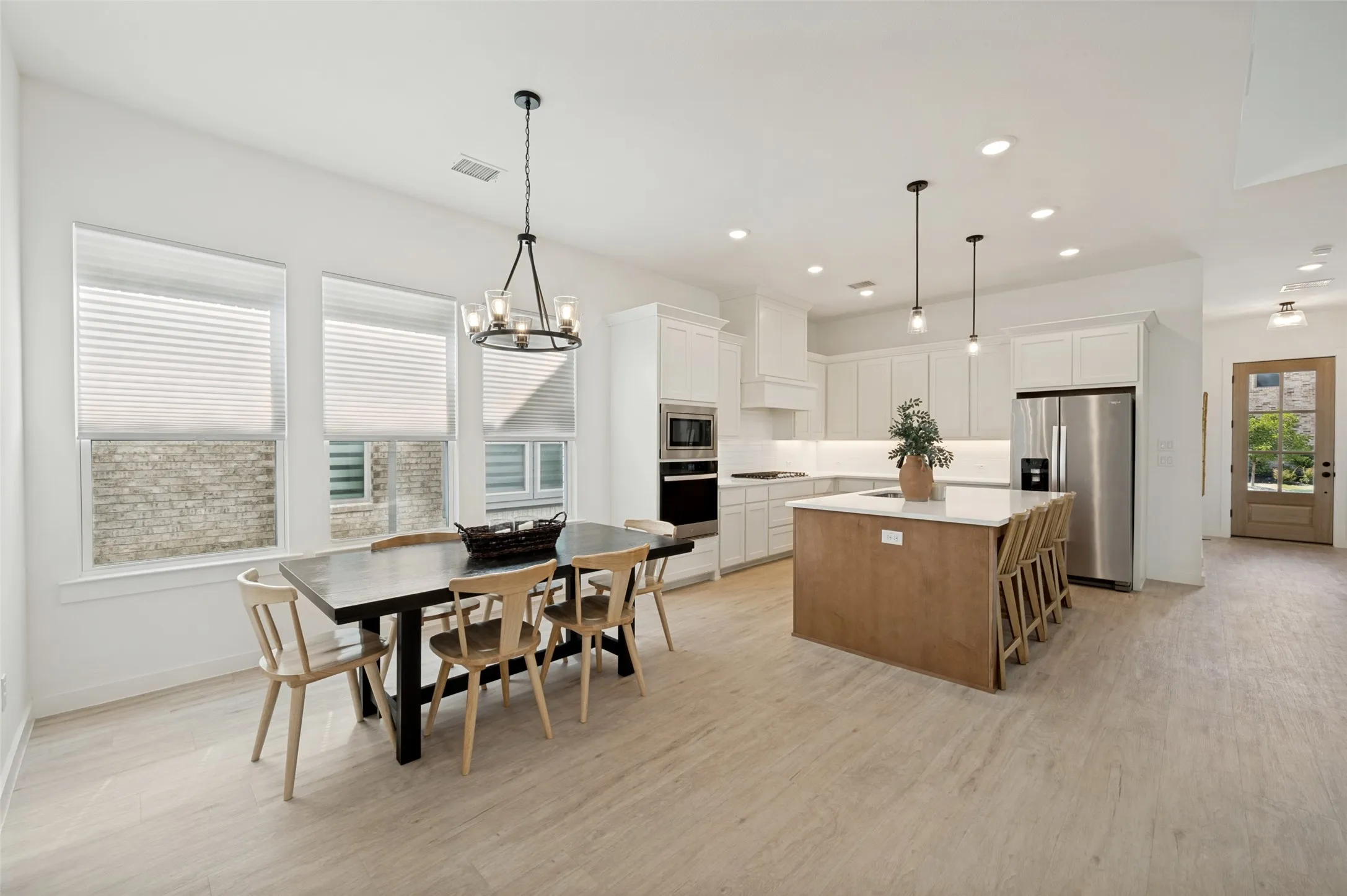 Single Family Residence For Sale in Collin County , 809 Isabel Street, Celina, Texas 75009, 4 Bedroom, 3 Bathroom, 2 Garage spaces, 2,997 Sqft, built in 2023, Price $579,000, mls#21350943, Real Estate Agent in Celina, Homes For Sale in Collin county, Homes For Sale in Celina, Realtor in Celina Texas, Real Estate Brokerage Independent Realty Texas, Luminita Cordes Realtor