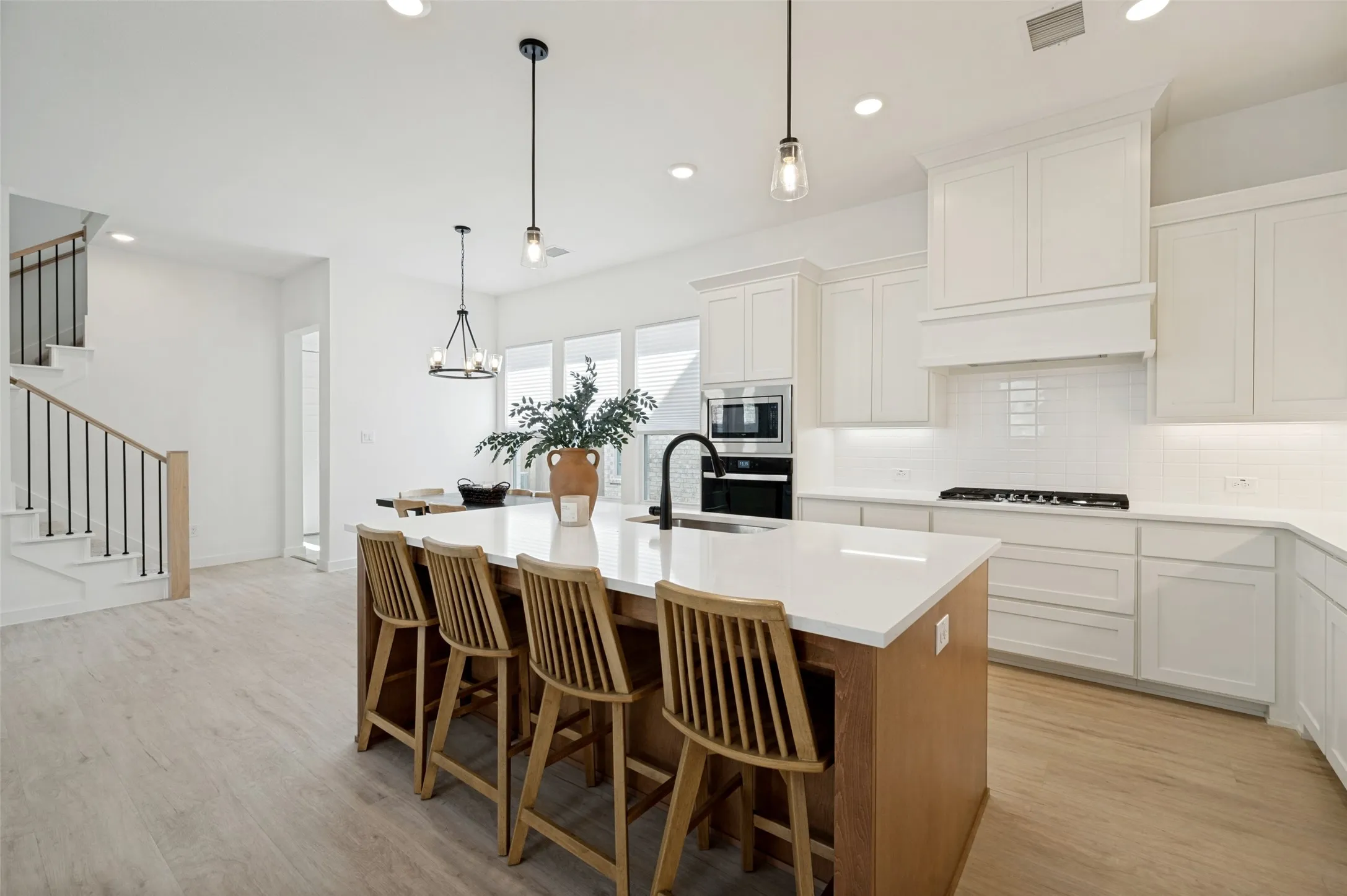 Single Family Residence For Sale in Collin County , 809 Isabel Street, Celina, Texas 75009, 4 Bedroom, 3 Bathroom, 2 Garage spaces, 2,997 Sqft, built in 2023, Price $579,000, mls#21350943, Real Estate Agent in Celina, Homes For Sale in Collin county, Homes For Sale in Celina, Realtor in Celina Texas, Real Estate Brokerage Independent Realty Texas, Luminita Cordes Realtor