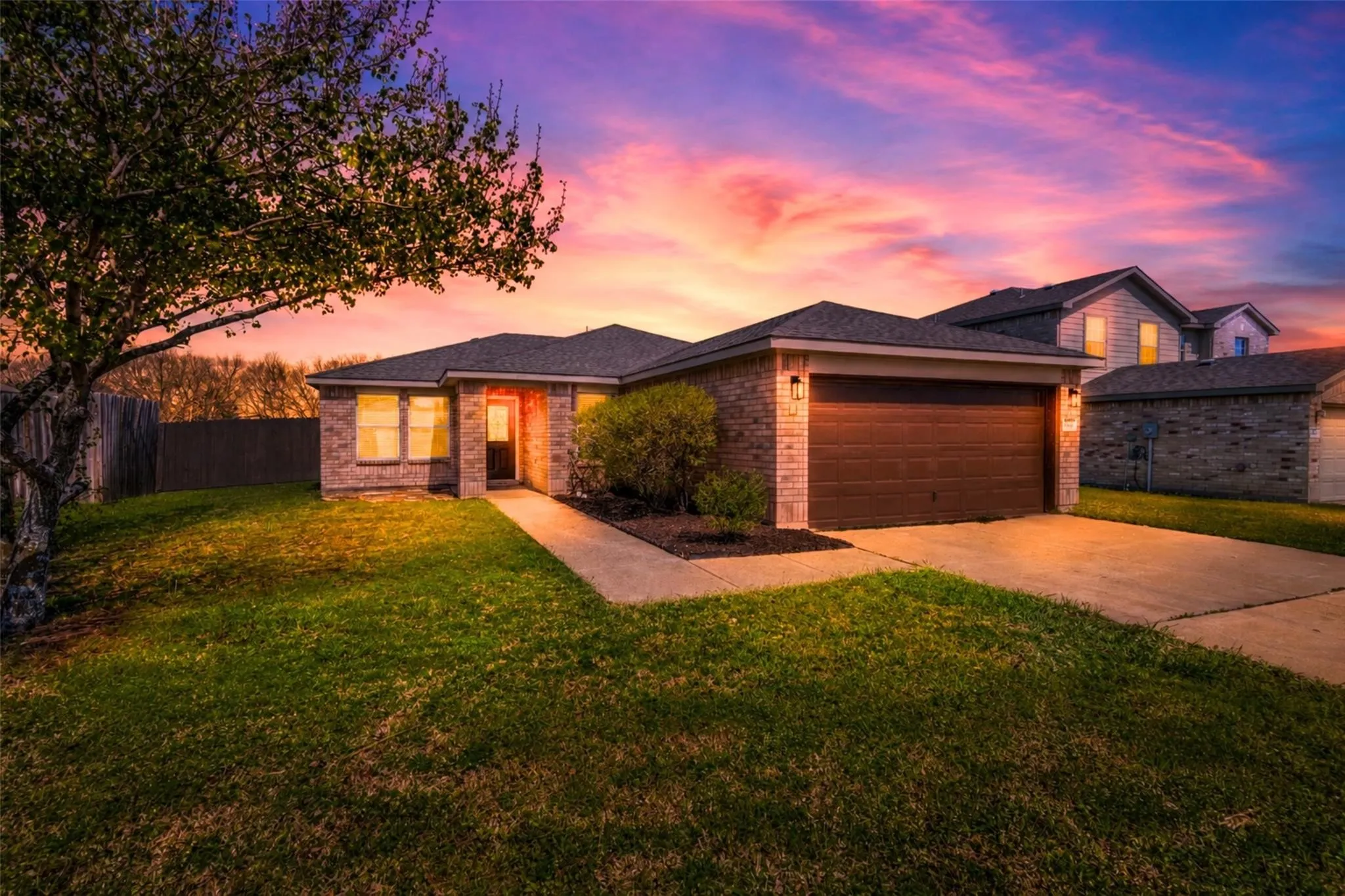 Single Family Residence For Rent in Kaufman County , 312 Stanford, Forney, Texas 75126, 3 Bedroom, 2 Bathroom, 2 Garage spaces, 1,474 Sqft, built in 2006, mls#21349839, Real Estate Agent in Forney, Homes For Rent in Kaufman county, Homes For Rent in Forney, Realtor in Forney Texas, Real Estate Brokerage Independent Realty Texas, Luminita Cordes Realtor