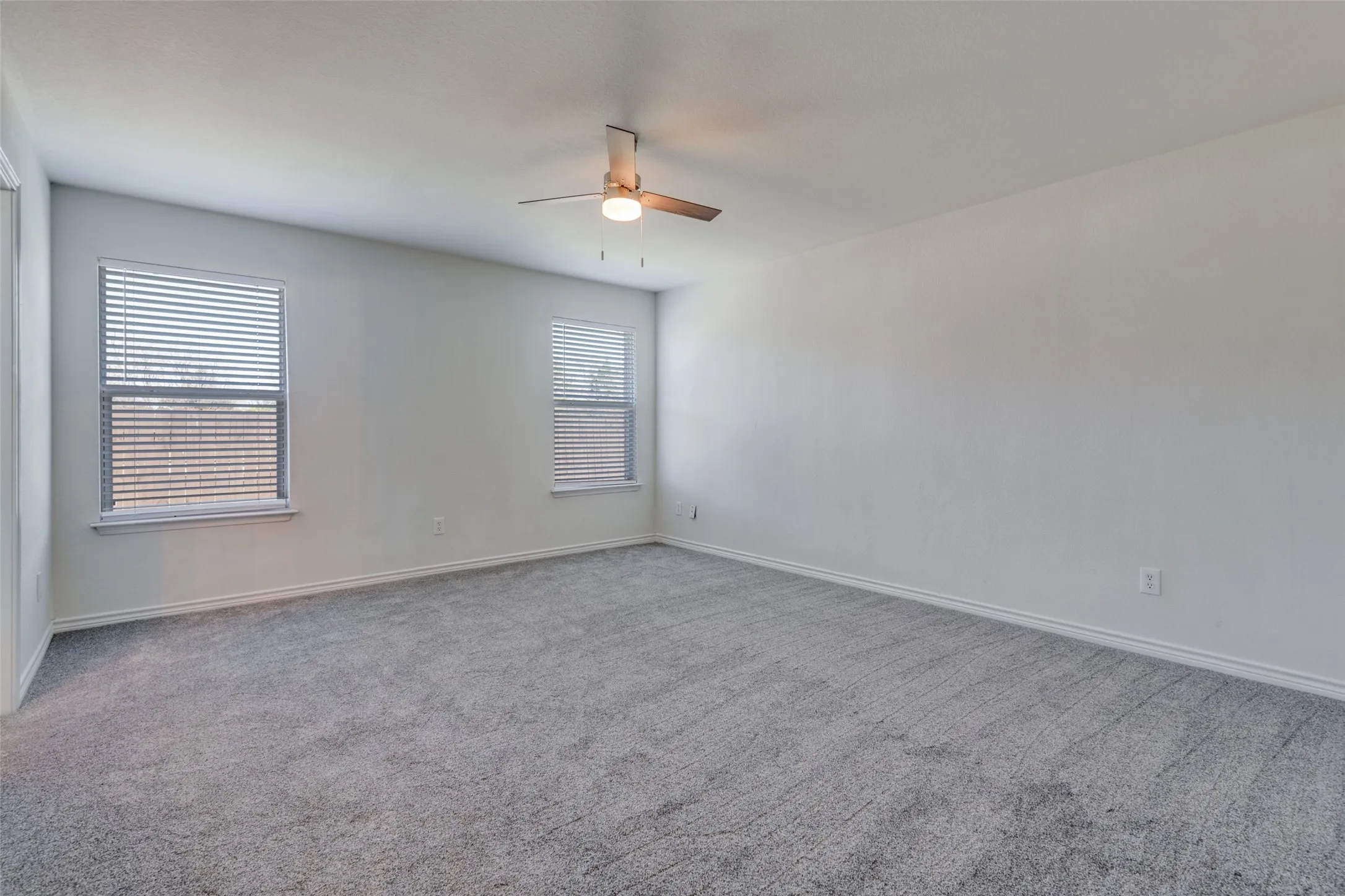 Single Family Residence For Rent in Kaufman County , 312 Stanford, Forney, Texas 75126, 3 Bedroom, 2 Bathroom, 2 Garage spaces, 1,474 Sqft, built in 2006, mls#21349839, Real Estate Agent in Forney, Homes For Rent in Kaufman county, Homes For Rent in Forney, Realtor in Forney Texas, Real Estate Brokerage Independent Realty Texas, Luminita Cordes Realtor