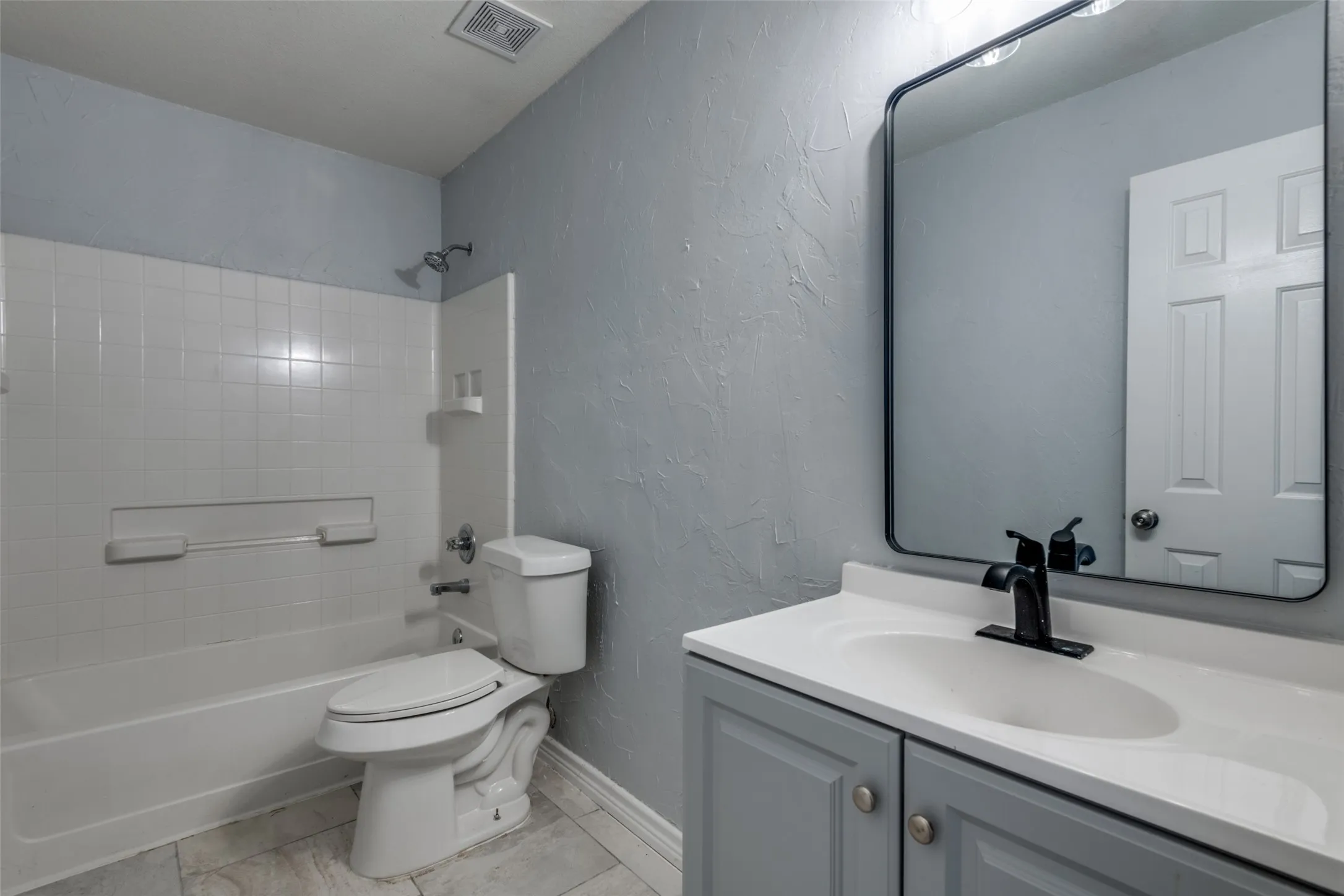 Single Family Residence For Rent in Kaufman County , 312 Stanford, Forney, Texas 75126, 3 Bedroom, 2 Bathroom, 2 Garage spaces, 1,474 Sqft, built in 2006, mls#21349839, Real Estate Agent in Forney, Homes For Rent in Kaufman county, Homes For Rent in Forney, Realtor in Forney Texas, Real Estate Brokerage Independent Realty Texas, Luminita Cordes Realtor