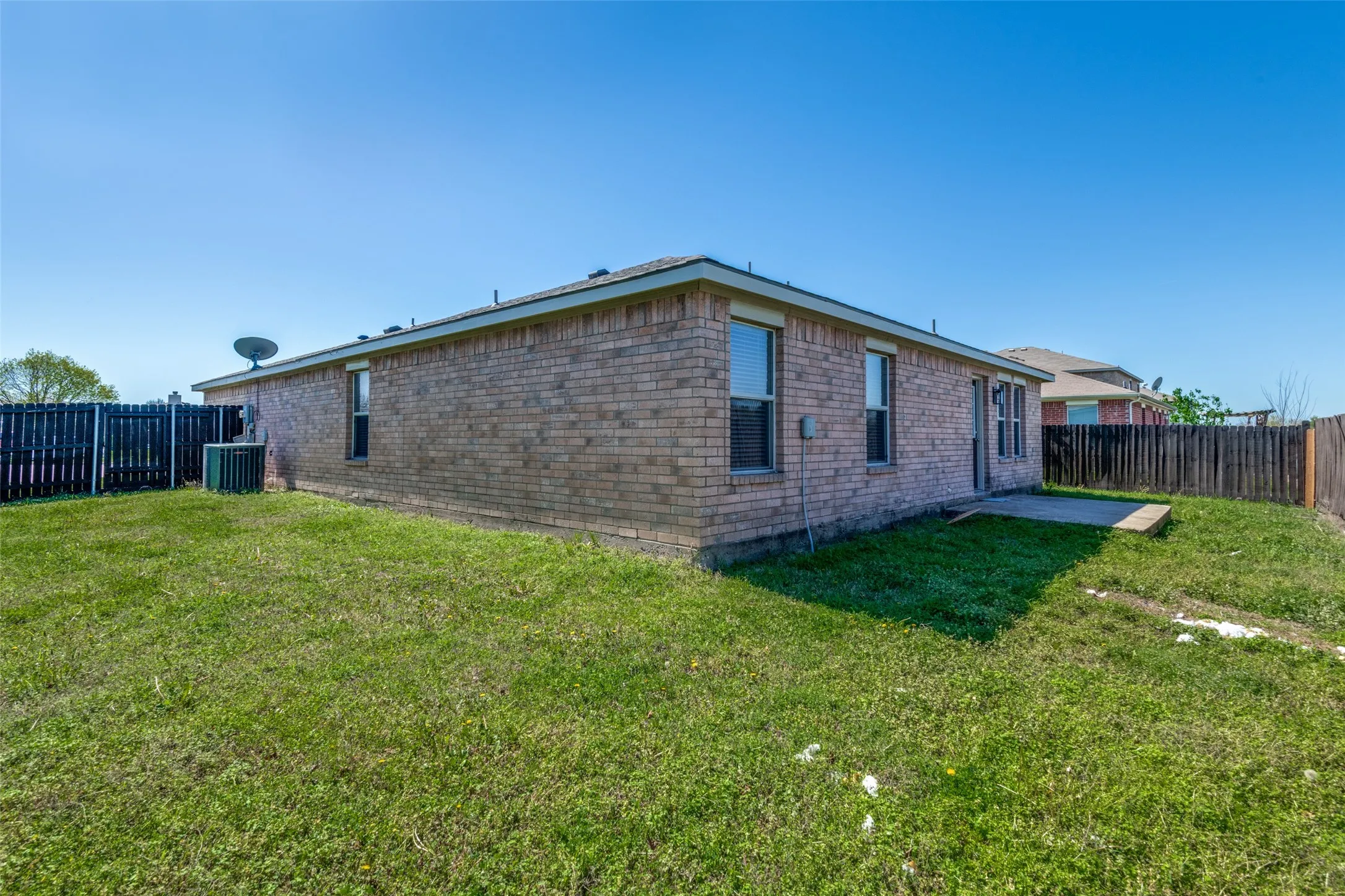 Single Family Residence For Rent in Kaufman County , 312 Stanford, Forney, Texas 75126, 3 Bedroom, 2 Bathroom, 2 Garage spaces, 1,474 Sqft, built in 2006, mls#21349839, Real Estate Agent in Forney, Homes For Rent in Kaufman county, Homes For Rent in Forney, Realtor in Forney Texas, Real Estate Brokerage Independent Realty Texas, Luminita Cordes Realtor