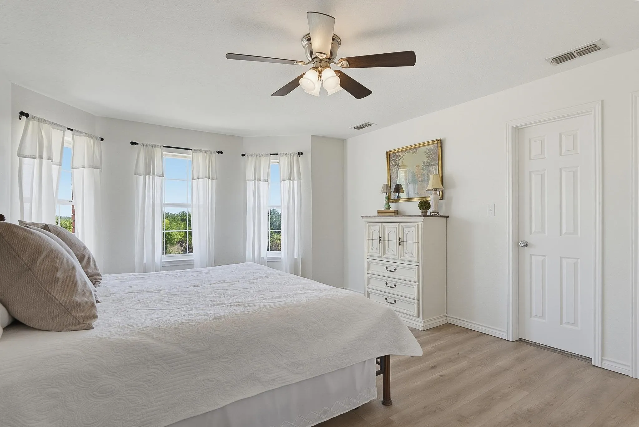 Single Family Residence For Sale in Taylor County , 222 Alexandra Drive, Tuscola, Texas 79562, 5 Bedroom, 3 Bathroom, 2 Garage spaces, 2,916 Sqft, built in 2004, mls#21334086, Real Estate Agent in Tuscola, Homes For Sale in Taylor county, Homes For Sale in Tuscola, Realtor in Tuscola Texas, Real Estate Brokerage Independent Realty Texas, Luminita Cordes Realtor