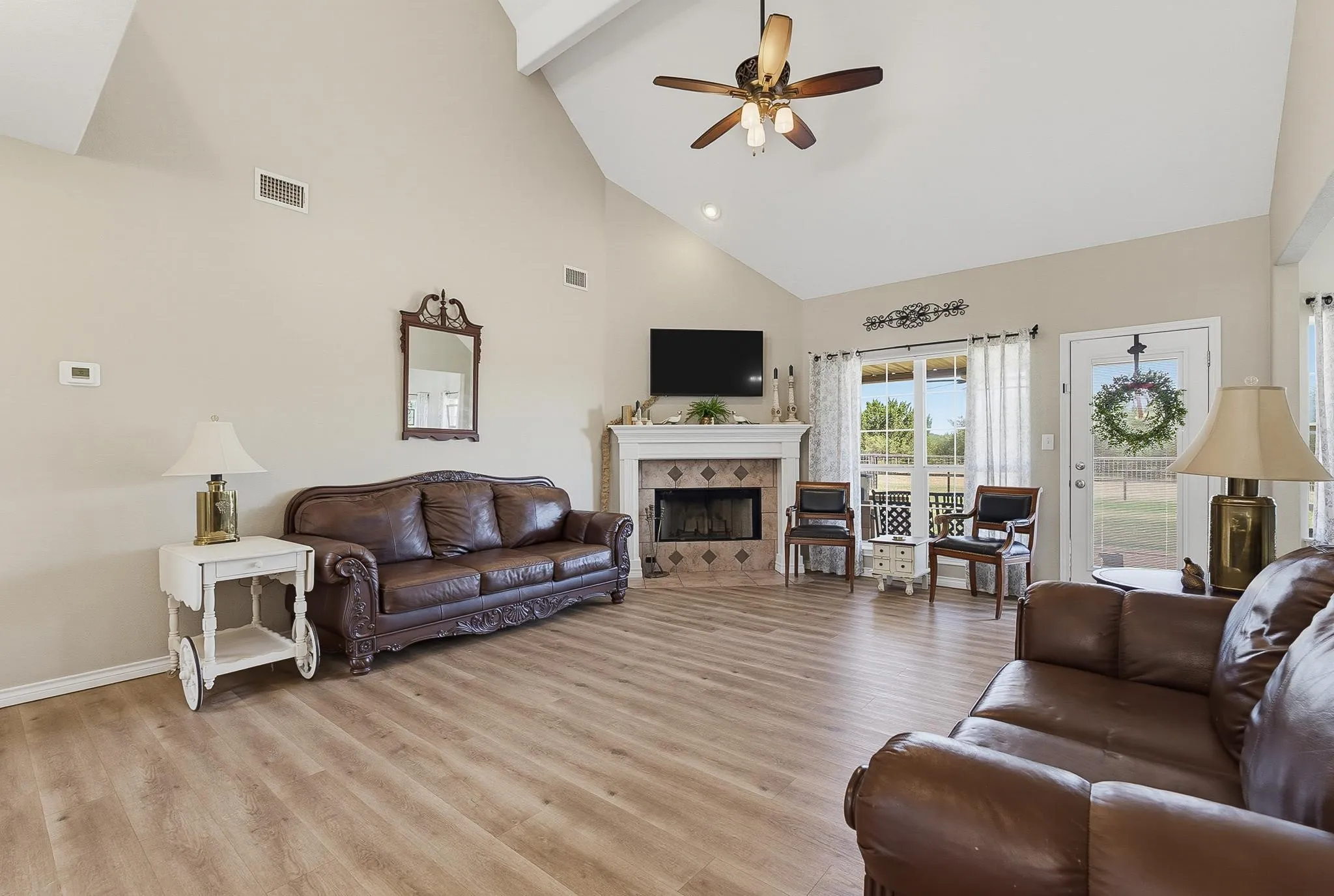 Single Family Residence For Sale in Taylor County , 222 Alexandra Drive, Tuscola, Texas 79562, 5 Bedroom, 3 Bathroom, 2 Garage spaces, 2,916 Sqft, built in 2004, mls#21334086, Real Estate Agent in Tuscola, Homes For Sale in Taylor county, Homes For Sale in Tuscola, Realtor in Tuscola Texas, Real Estate Brokerage Independent Realty Texas, Luminita Cordes Realtor