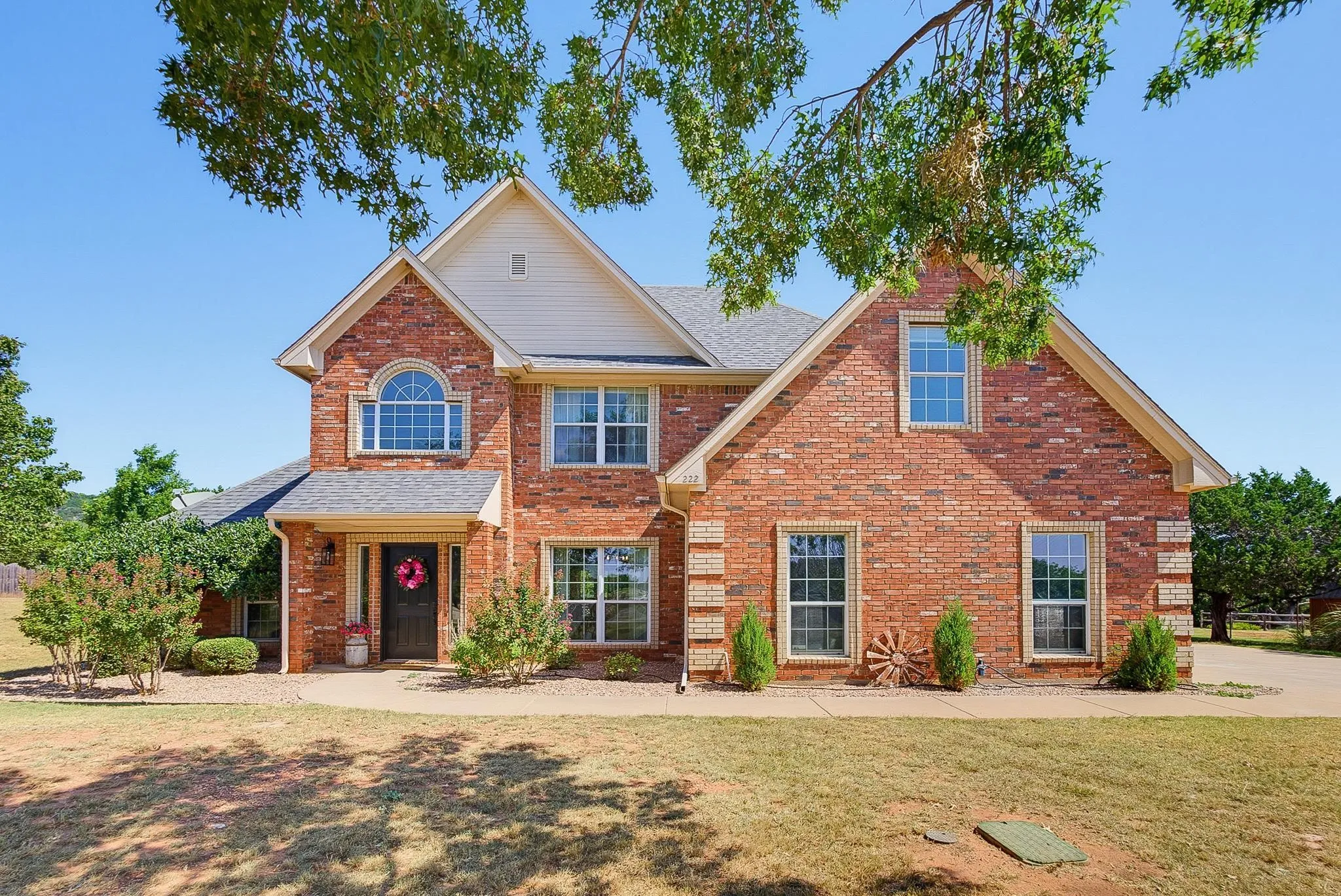 Single Family Residence For Sale in Taylor County , 222 Alexandra Drive, Tuscola, Texas 79562, 5 Bedroom, 3 Bathroom, 2 Garage spaces, 2,916 Sqft, built in 2004, mls#21334086, Real Estate Agent in Tuscola, Homes For Sale in Taylor county, Homes For Sale in Tuscola, Realtor in Tuscola Texas, Real Estate Brokerage Independent Realty Texas, Luminita Cordes Realtor