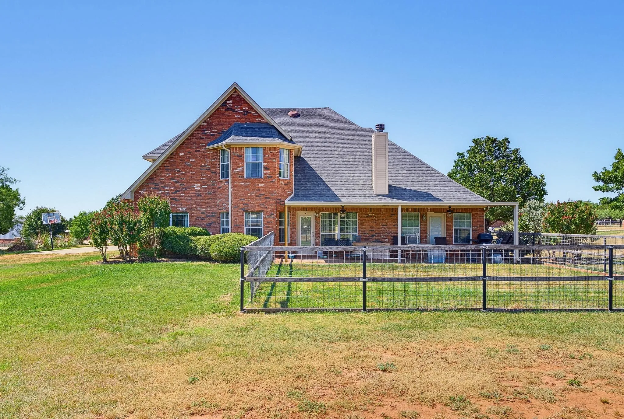 Single Family Residence For Sale in Taylor County , 222 Alexandra Drive, Tuscola, Texas 79562, 5 Bedroom, 3 Bathroom, 2 Garage spaces, 2,916 Sqft, built in 2004, mls#21334086, Real Estate Agent in Tuscola, Homes For Sale in Taylor county, Homes For Sale in Tuscola, Realtor in Tuscola Texas, Real Estate Brokerage Independent Realty Texas, Luminita Cordes Realtor