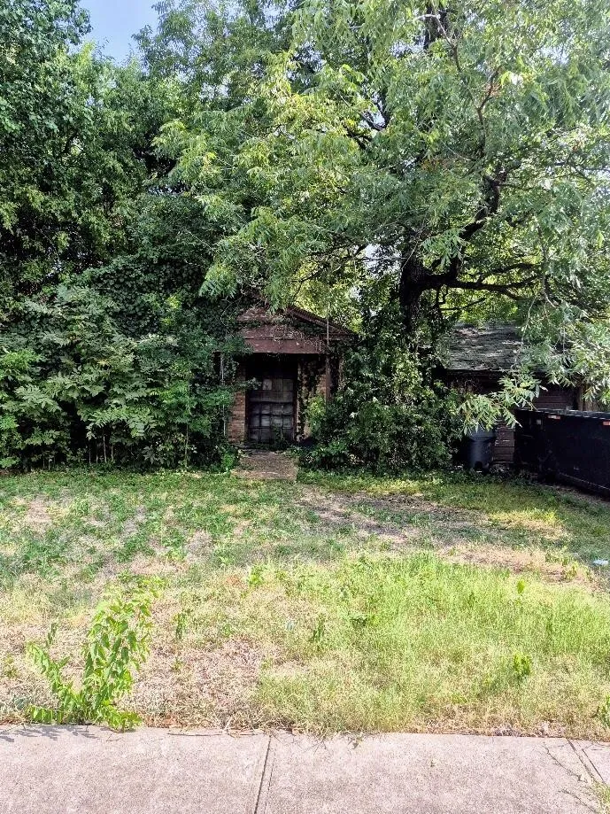 Single Family Residence For Sale in Dallas County , 3634 Durango Drive, Dallas, Texas 75220, 3 Bedrooms, 1 Bathroom, 1 Garage spaces, 1,215 Sqft, built in 1946, Price $340,000, mls#21350973, Real Estate Agent in Dallas, Homes For Sale in Dallas county, Homes For Sale in Dallas, Realtor in Dallas Texas, Real Estate Brokerage Independent Realty Texas, Luminita Cordes Realtor