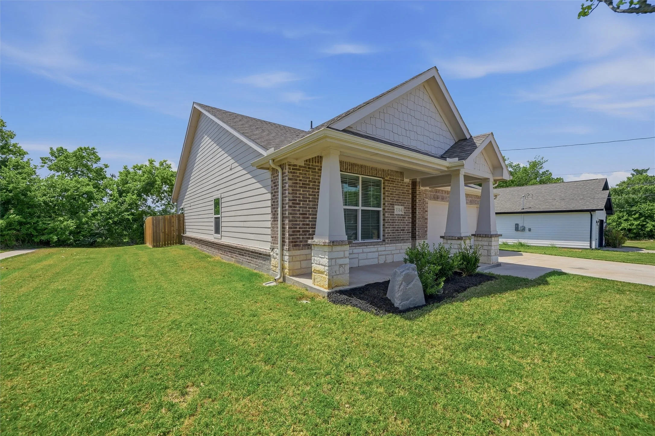 Single Family Residence For Rent in Hunt County , 3314 Gordon Street, Greenville, Texas 75401, 3 Bedroom, 2 Bathroom, 2 Garage spaces, 1,561 Sqft, built in 2022, mls#21350974, Real Estate Agent in Greenville, Homes For Rent in Hunt county, Homes For Rent in Greenville, Realtor in Greenville Texas, Real Estate Brokerage Independent Realty Texas, Luminita Cordes Realtor