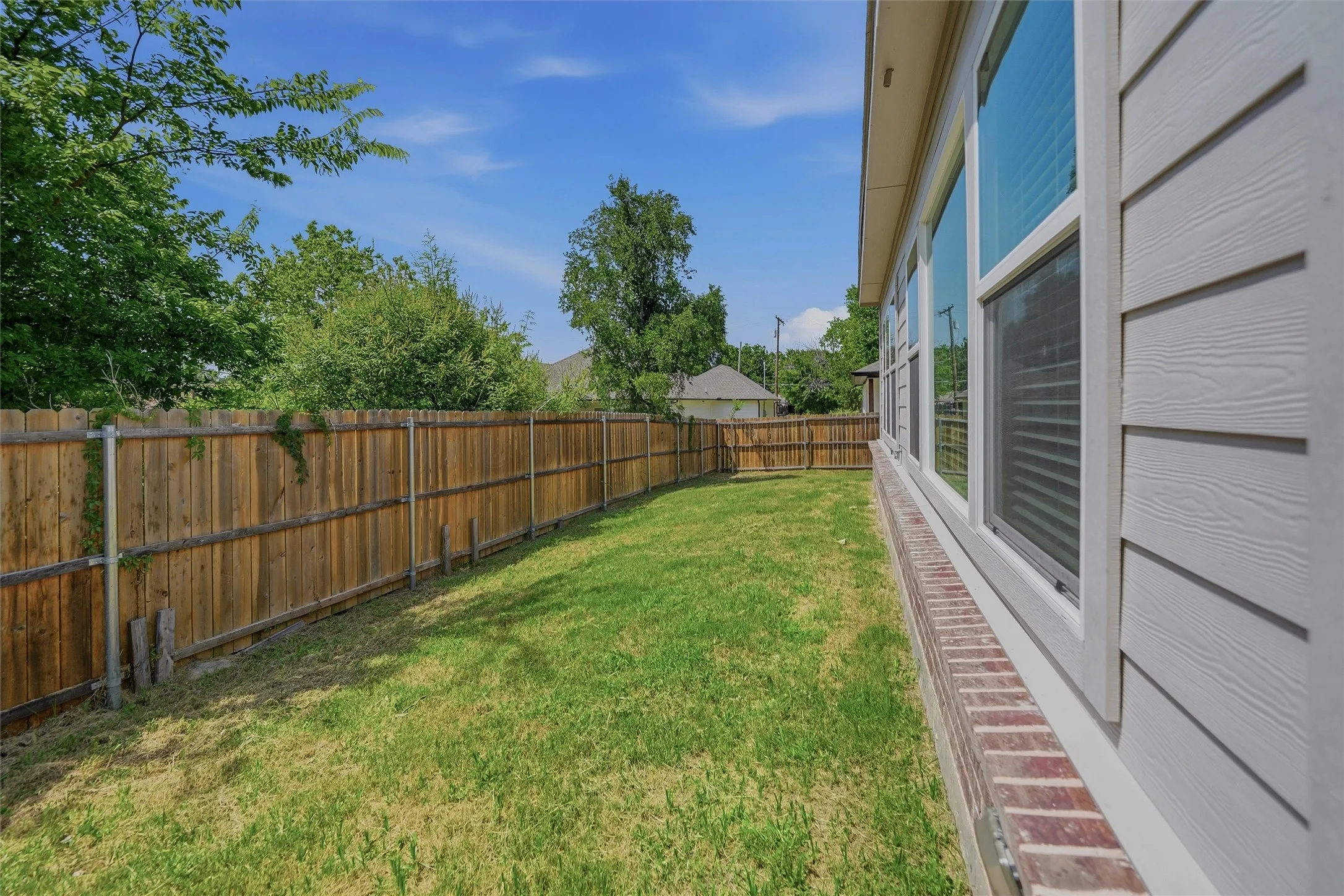 Single Family Residence For Rent in Hunt County , 3314 Gordon Street, Greenville, Texas 75401, 3 Bedroom, 2 Bathroom, 2 Garage spaces, 1,561 Sqft, built in 2022, mls#21350974, Real Estate Agent in Greenville, Homes For Rent in Hunt county, Homes For Rent in Greenville, Realtor in Greenville Texas, Real Estate Brokerage Independent Realty Texas, Luminita Cordes Realtor