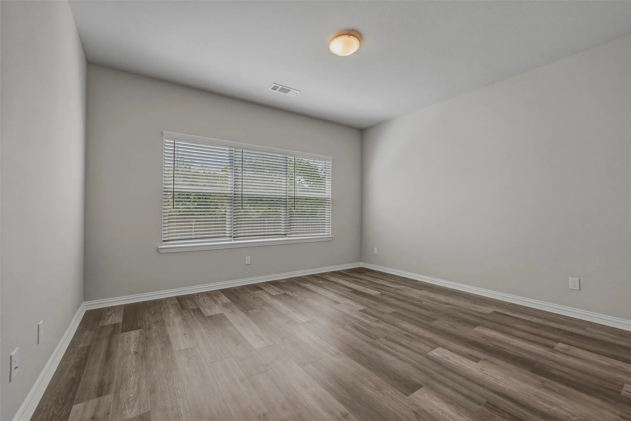 Single Family Residence For Rent in Hunt County , 3314 Gordon Street, Greenville, Texas 75401, 3 Bedroom, 2 Bathroom, 2 Garage spaces, 1,561 Sqft, built in 2022, mls#21350974, Real Estate Agent in Greenville, Homes For Rent in Hunt county, Homes For Rent in Greenville, Realtor in Greenville Texas, Real Estate Brokerage Independent Realty Texas, Luminita Cordes Realtor