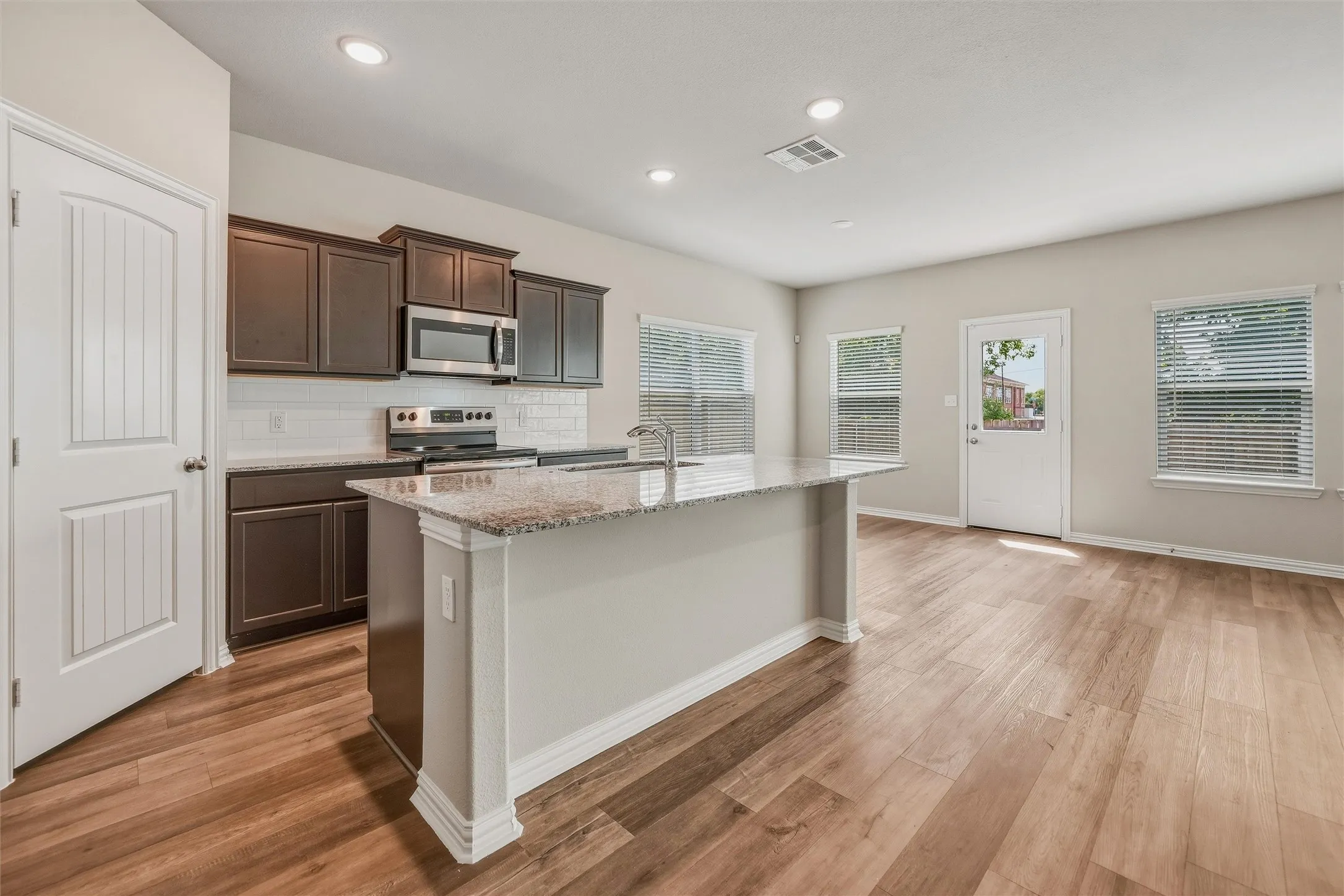 Single Family Residence For Rent in Hunt County , 3314 Gordon Street, Greenville, Texas 75401, 3 Bedroom, 2 Bathroom, 2 Garage spaces, 1,561 Sqft, built in 2022, mls#21350974, Real Estate Agent in Greenville, Homes For Rent in Hunt county, Homes For Rent in Greenville, Realtor in Greenville Texas, Real Estate Brokerage Independent Realty Texas, Luminita Cordes Realtor