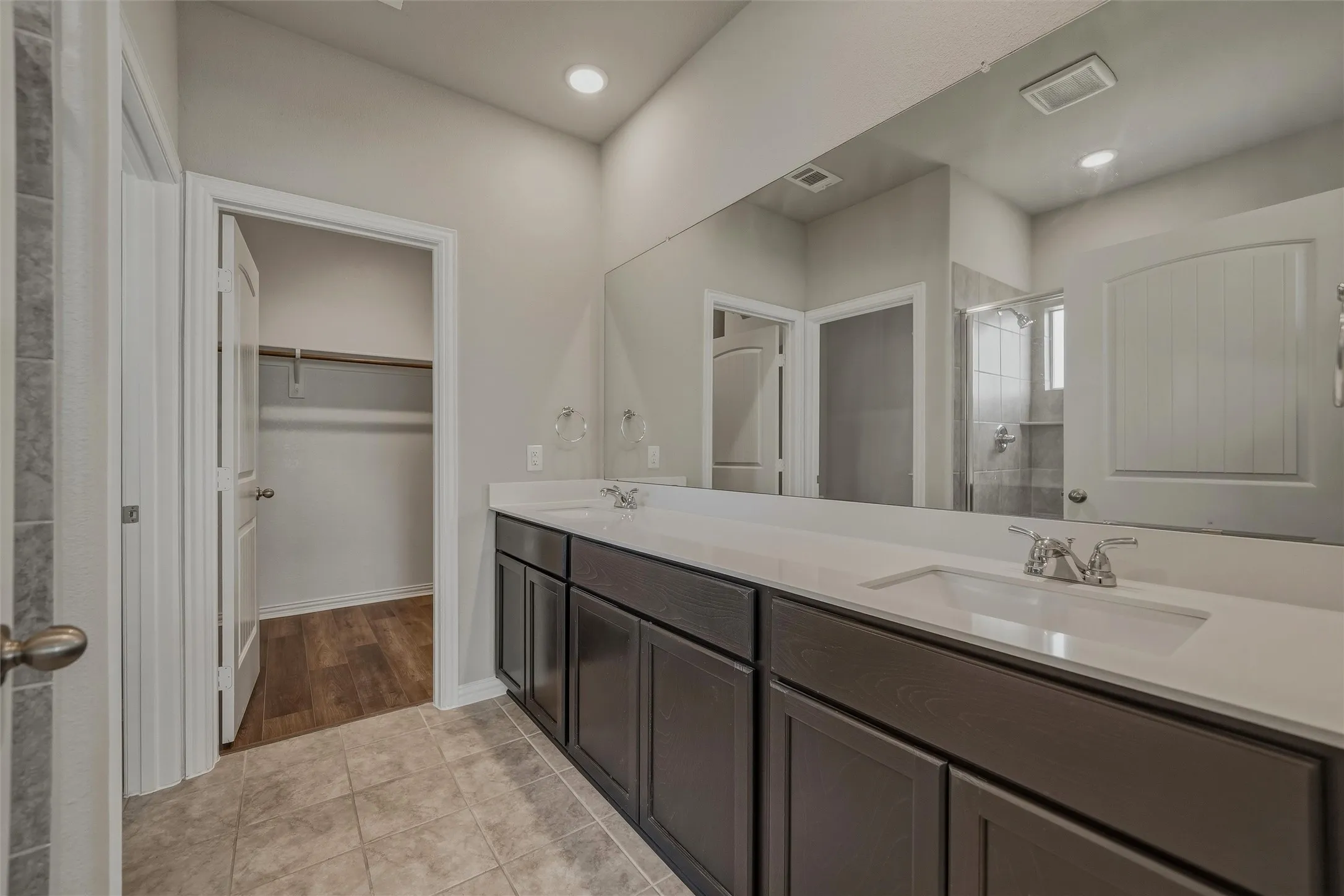 Single Family Residence For Rent in Hunt County , 3314 Gordon Street, Greenville, Texas 75401, 3 Bedroom, 2 Bathroom, 2 Garage spaces, 1,561 Sqft, built in 2022, mls#21350974, Real Estate Agent in Greenville, Homes For Rent in Hunt county, Homes For Rent in Greenville, Realtor in Greenville Texas, Real Estate Brokerage Independent Realty Texas, Luminita Cordes Realtor