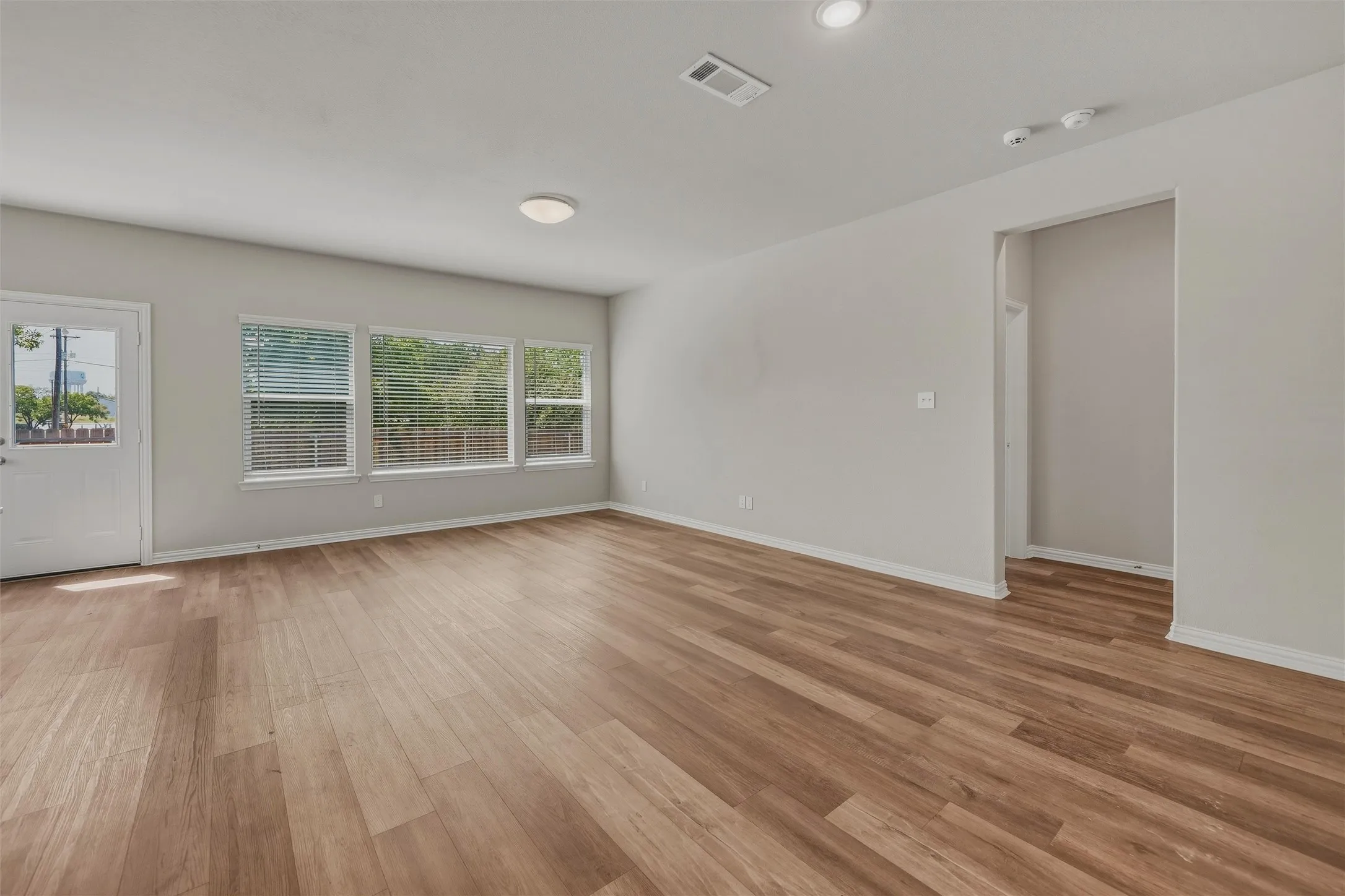 Single Family Residence For Rent in Hunt County , 3314 Gordon Street, Greenville, Texas 75401, 3 Bedroom, 2 Bathroom, 2 Garage spaces, 1,561 Sqft, built in 2022, mls#21350974, Real Estate Agent in Greenville, Homes For Rent in Hunt county, Homes For Rent in Greenville, Realtor in Greenville Texas, Real Estate Brokerage Independent Realty Texas, Luminita Cordes Realtor