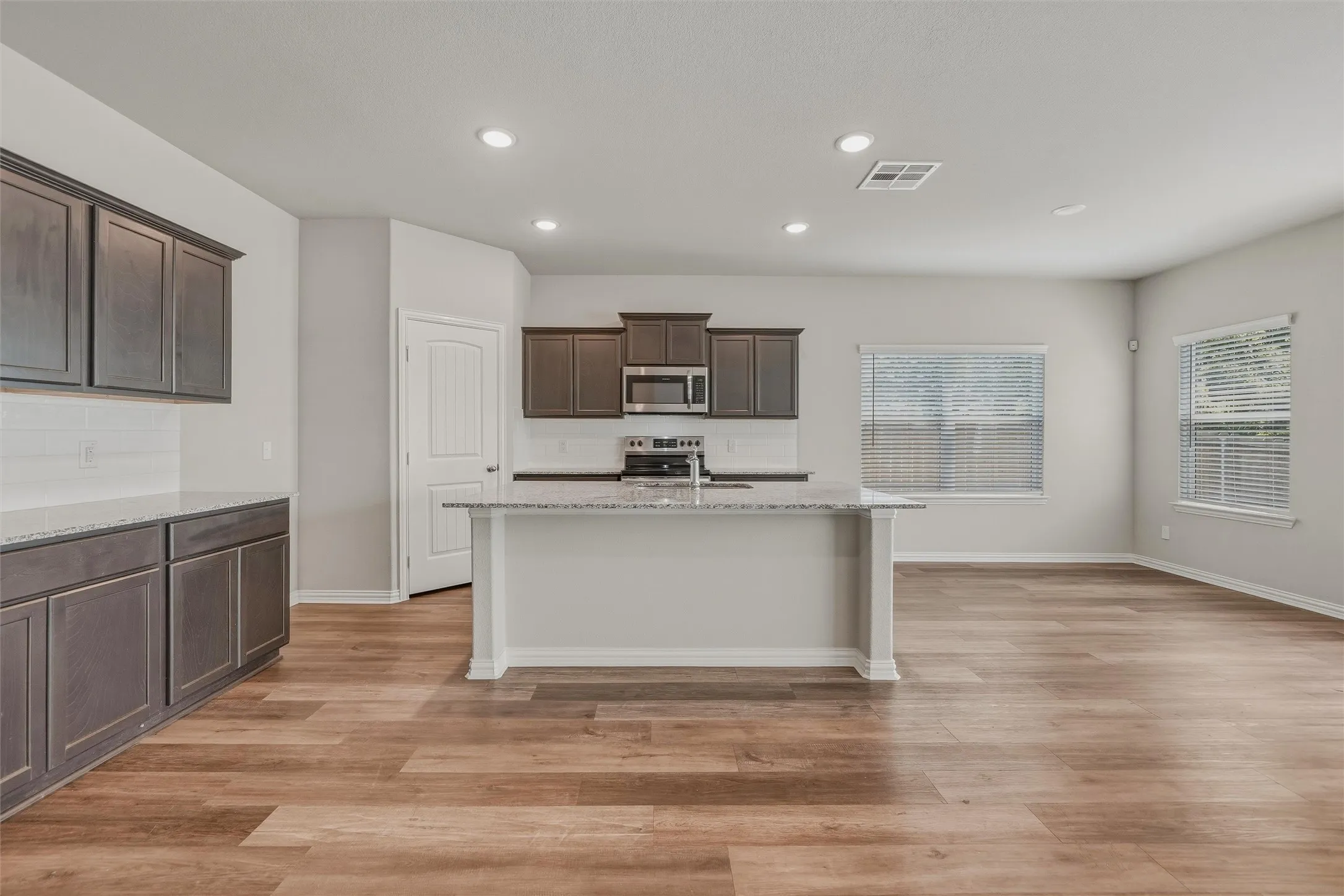 Single Family Residence For Rent in Hunt County , 3314 Gordon Street, Greenville, Texas 75401, 3 Bedroom, 2 Bathroom, 2 Garage spaces, 1,561 Sqft, built in 2022, mls#21350974, Real Estate Agent in Greenville, Homes For Rent in Hunt county, Homes For Rent in Greenville, Realtor in Greenville Texas, Real Estate Brokerage Independent Realty Texas, Luminita Cordes Realtor