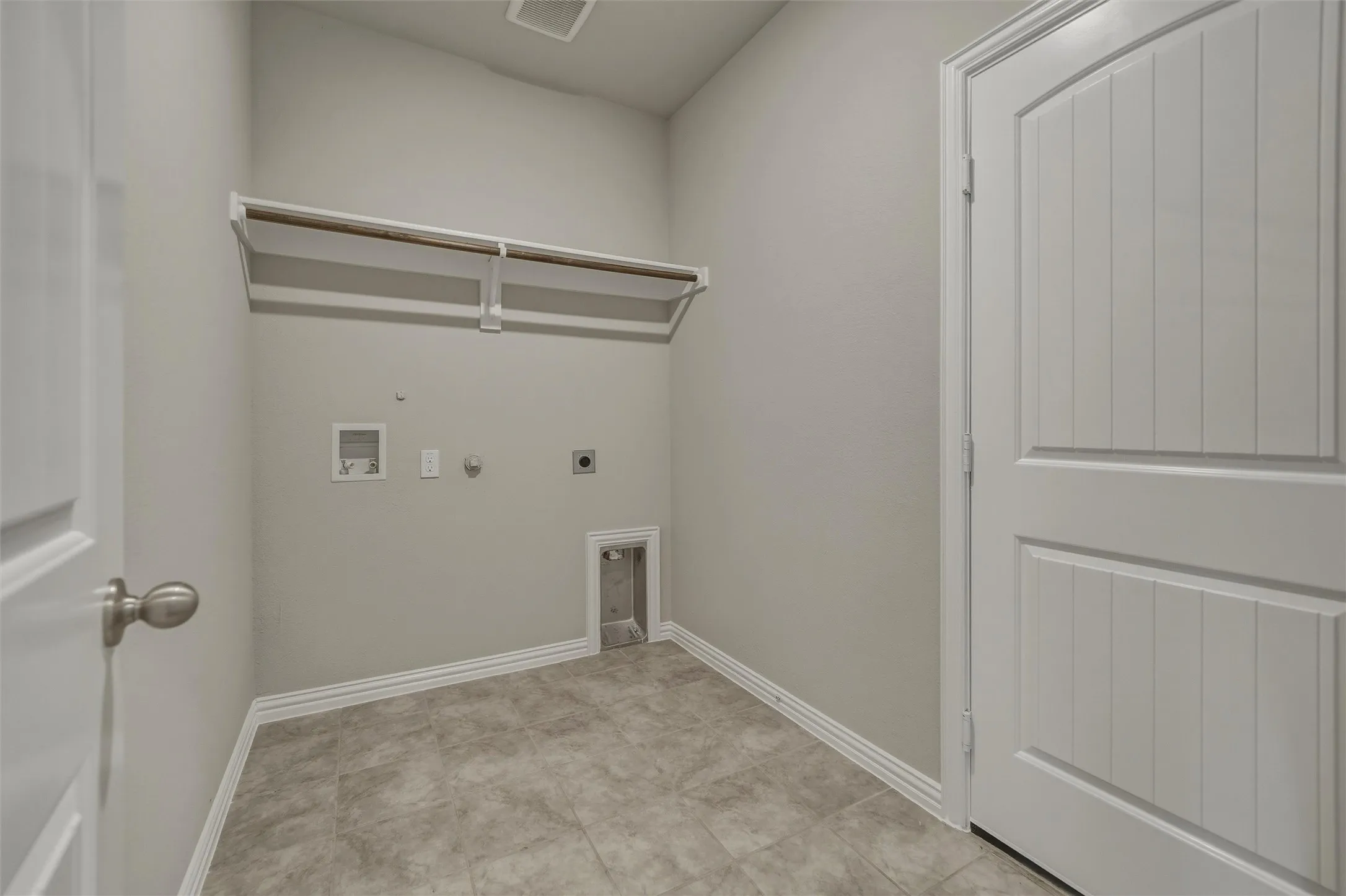 Single Family Residence For Rent in Hunt County , 3314 Gordon Street, Greenville, Texas 75401, 3 Bedroom, 2 Bathroom, 2 Garage spaces, 1,561 Sqft, built in 2022, mls#21350974, Real Estate Agent in Greenville, Homes For Rent in Hunt county, Homes For Rent in Greenville, Realtor in Greenville Texas, Real Estate Brokerage Independent Realty Texas, Luminita Cordes Realtor