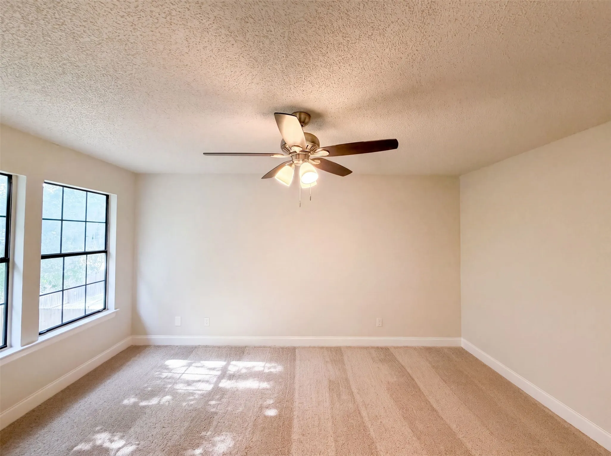 Single Family Residence For Sale in Denton County , 3610 Clearview Drive, Corinth, Texas 76210, 3 Bedroom, 3 Bathroom, 2 Garage spaces, 1,650 Sqft, built in 1985, mls#21350975, Real Estate Agent in Corinth, Homes For Sale in Denton county, Homes For Sale in Corinth, Realtor in Corinth Texas, Real Estate Brokerage Independent Realty Texas, Luminita Cordes Realtor
