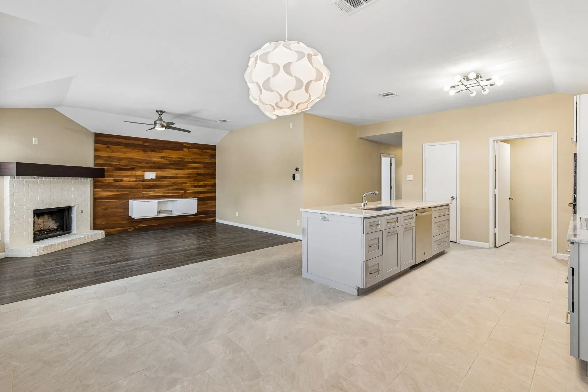 Single Family Residence For Rent in Collin County , 1001 Margaret Drive, Mc Kinney, Texas 75071, 3 Bedroom, 2 Bathroom, 2 Garage spaces, 1,622 Sqft, built in 2003, mls#21346092, Real Estate Agent in Mc Kinney, Homes For Rent in Collin county, Homes For Rent in Mc Kinney, Realtor in Mc Kinney Texas, Real Estate Brokerage Independent Realty Texas, Luminita Cordes Realtor