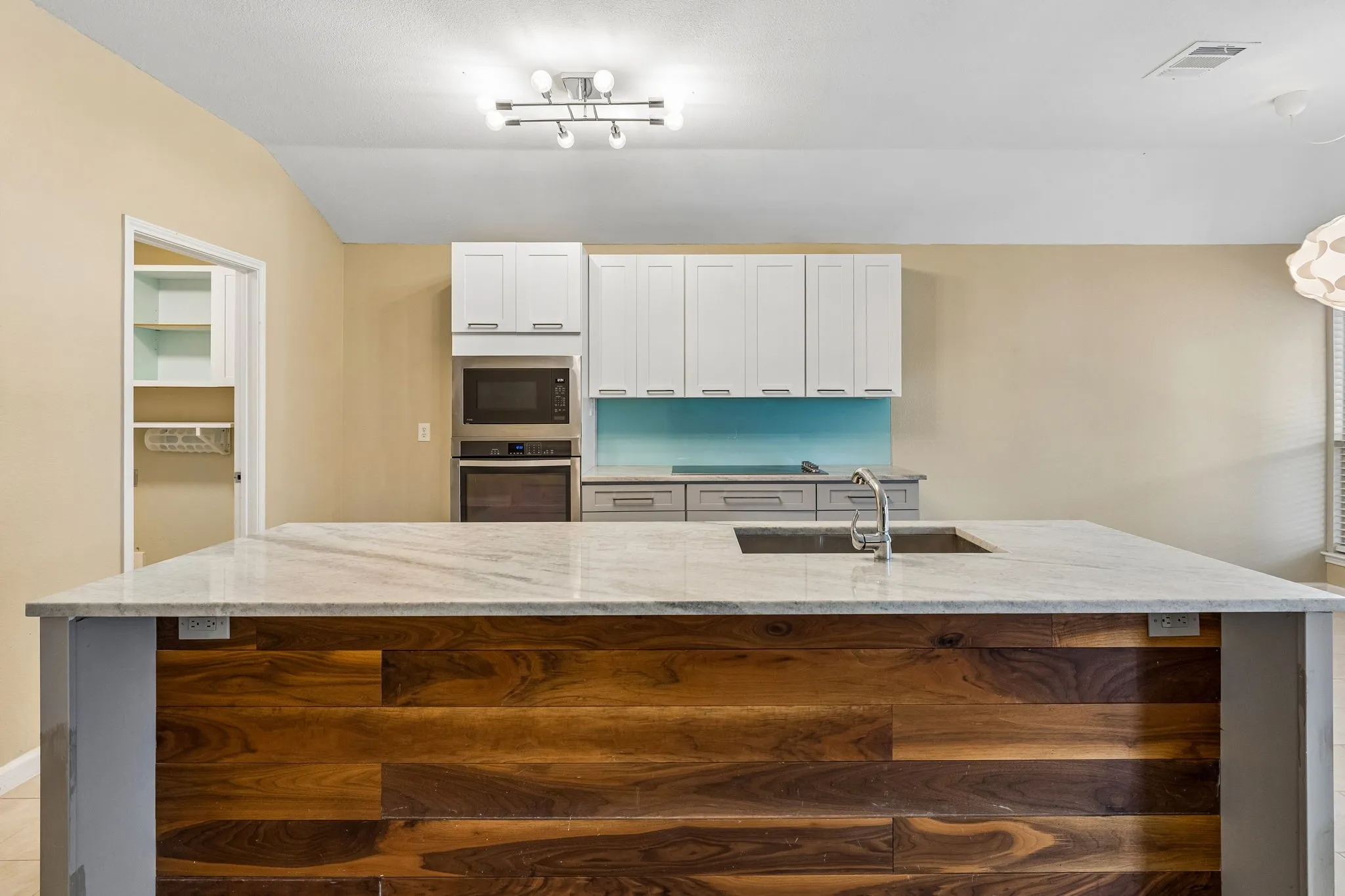 Single Family Residence For Rent in Collin County , 1001 Margaret Drive, Mc Kinney, Texas 75071, 3 Bedroom, 2 Bathroom, 2 Garage spaces, 1,622 Sqft, built in 2003, mls#21346092, Real Estate Agent in Mc Kinney, Homes For Rent in Collin county, Homes For Rent in Mc Kinney, Realtor in Mc Kinney Texas, Real Estate Brokerage Independent Realty Texas, Luminita Cordes Realtor