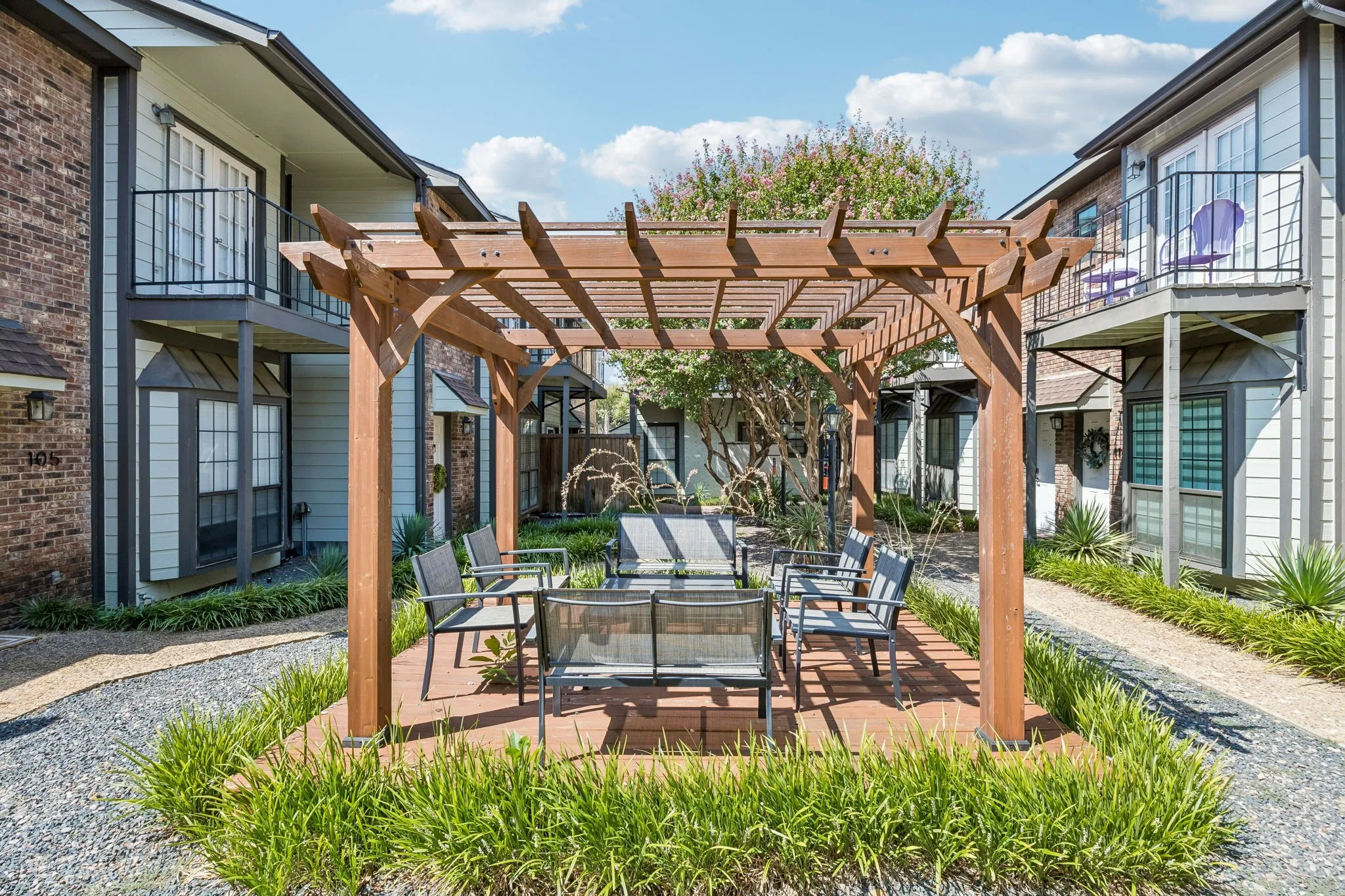 Condominium For Sale in Dallas County , 3904 Rawlins Street 116, Dallas, Texas 75219, 2 Bedroom, 3 Bathroom, Garage spaces, 1,101 Sqft, built in 1981, Price $315,000, mls#21347333, Real Estate Agent in Dallas, Homes For Sale in Dallas county, Homes For Sale in Dallas, Realtor in Dallas Texas, Real Estate Brokerage Independent Realty Texas, Luminita Cordes Realtor