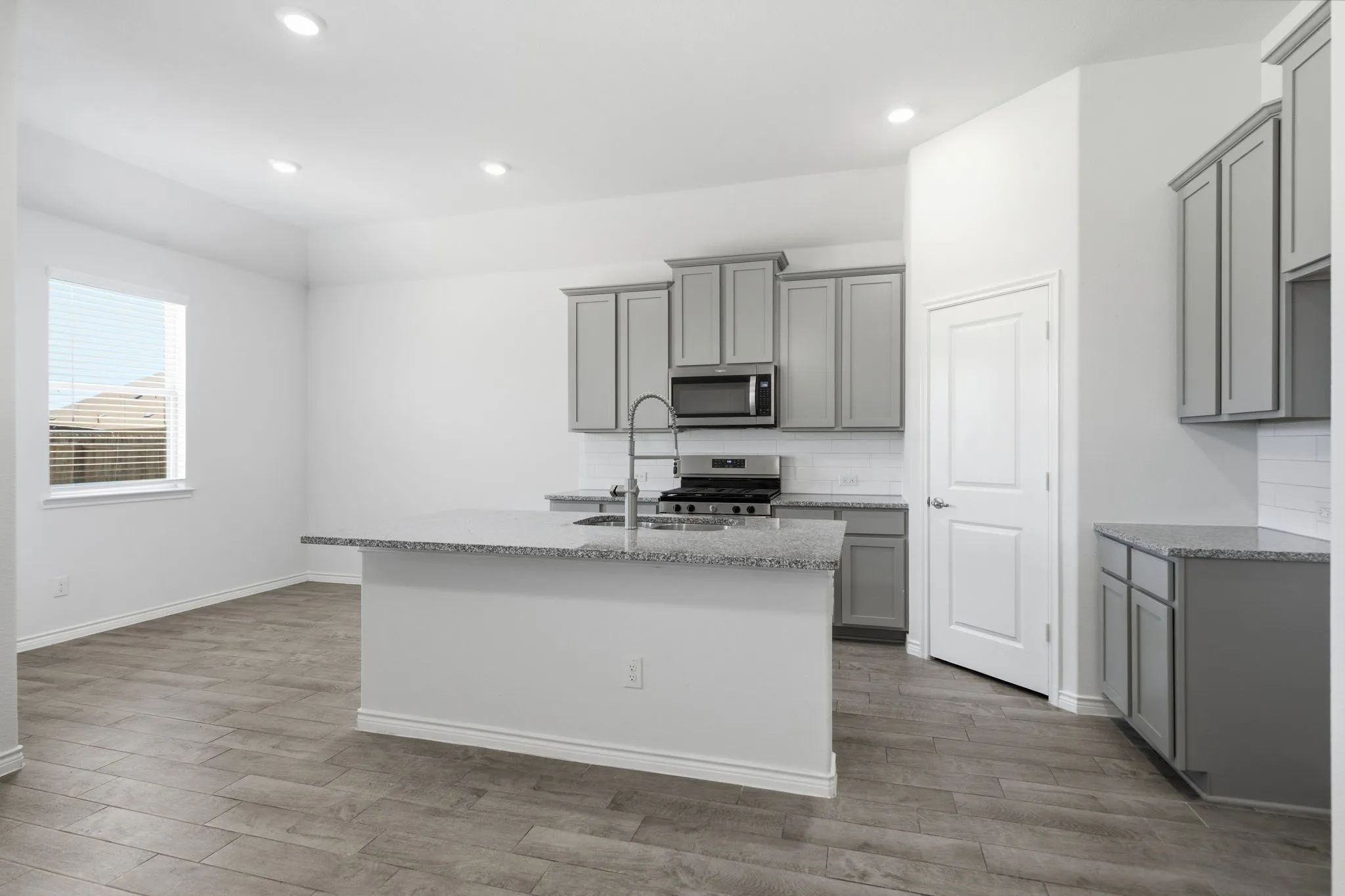 Single Family Residence For Sale in Denton County , 3250 Hunters Glen Drive, Aubrey, Texas 76227, 3 Bedroom, 2 Bathroom, 2 Garage spaces, 1,523 Sqft, built in 2022, mls#21350980, Real Estate Agent in Aubrey, Homes For Sale in Denton county, Homes For Sale in Aubrey, Realtor in Aubrey Texas, Real Estate Brokerage Independent Realty Texas, Luminita Cordes Realtor
