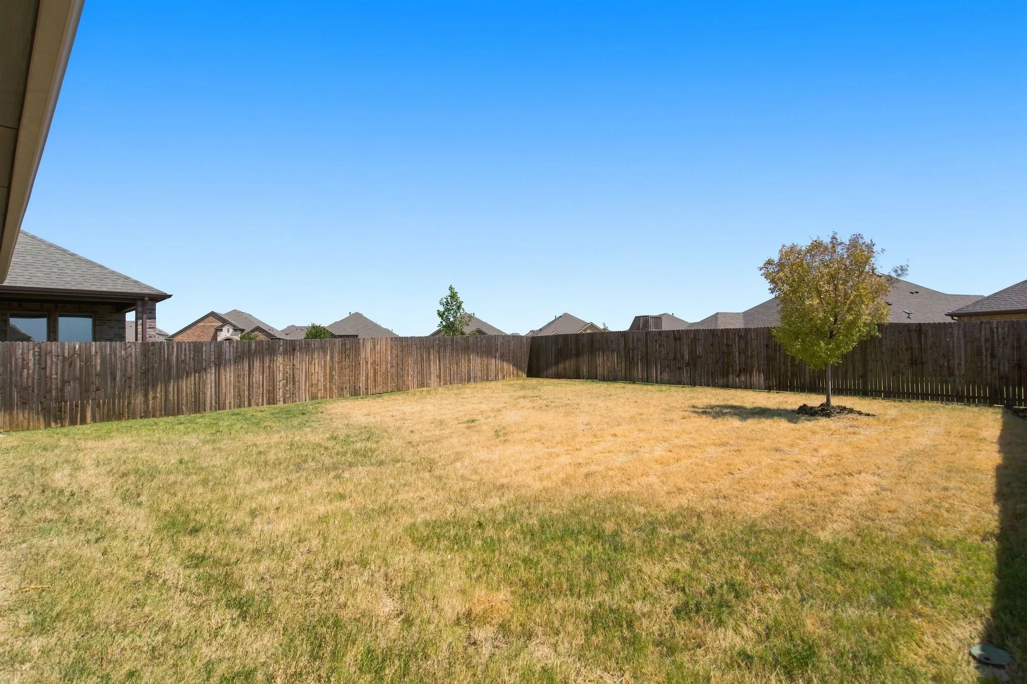 Single Family Residence For Sale in Denton County , 3250 Hunters Glen Drive, Aubrey, Texas 76227, 3 Bedroom, 2 Bathroom, 2 Garage spaces, 1,523 Sqft, built in 2022, mls#21350980, Real Estate Agent in Aubrey, Homes For Sale in Denton county, Homes For Sale in Aubrey, Realtor in Aubrey Texas, Real Estate Brokerage Independent Realty Texas, Luminita Cordes Realtor